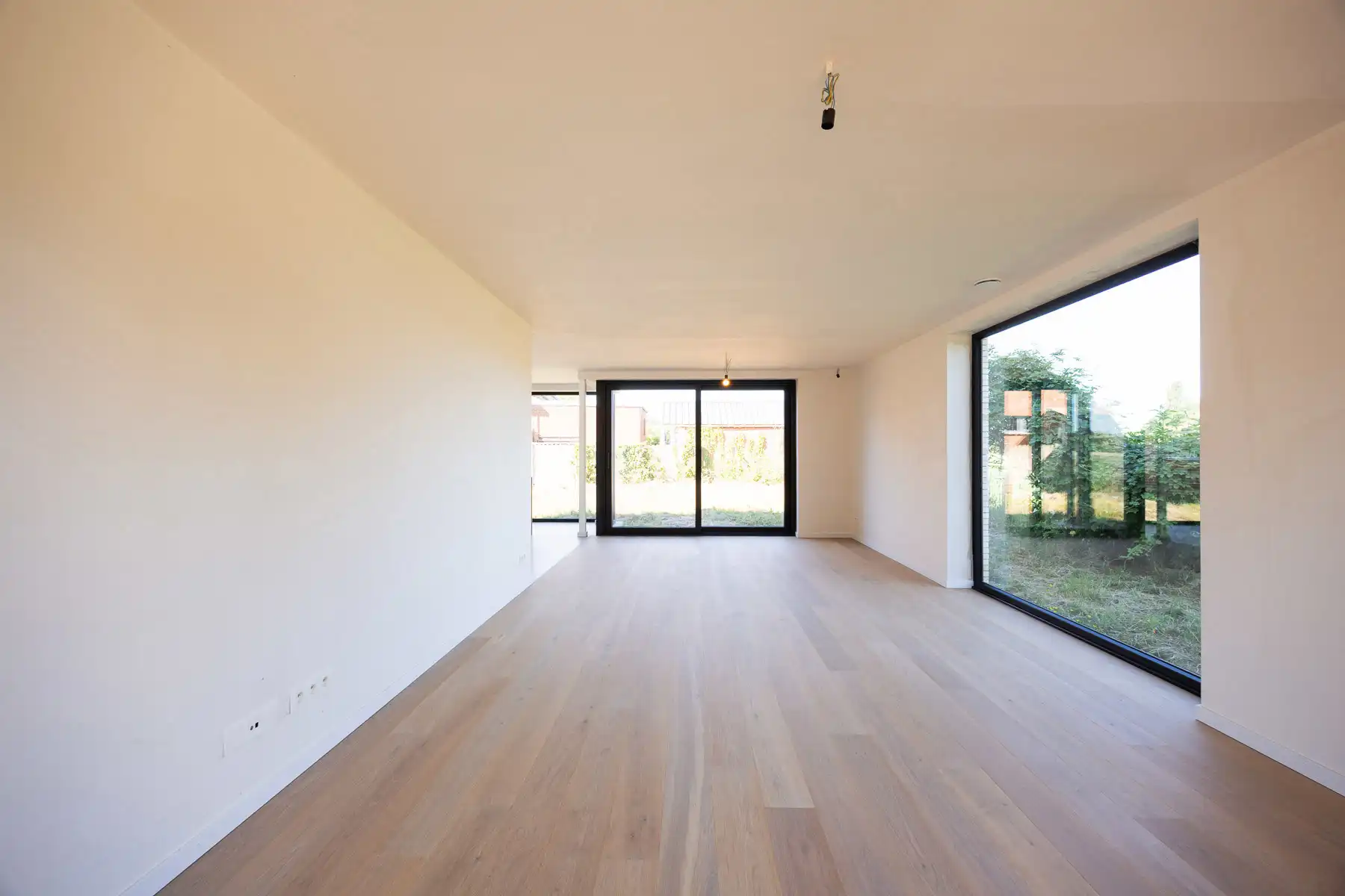 Prachtige nieuwbouwwoning met top afwerking foto 5