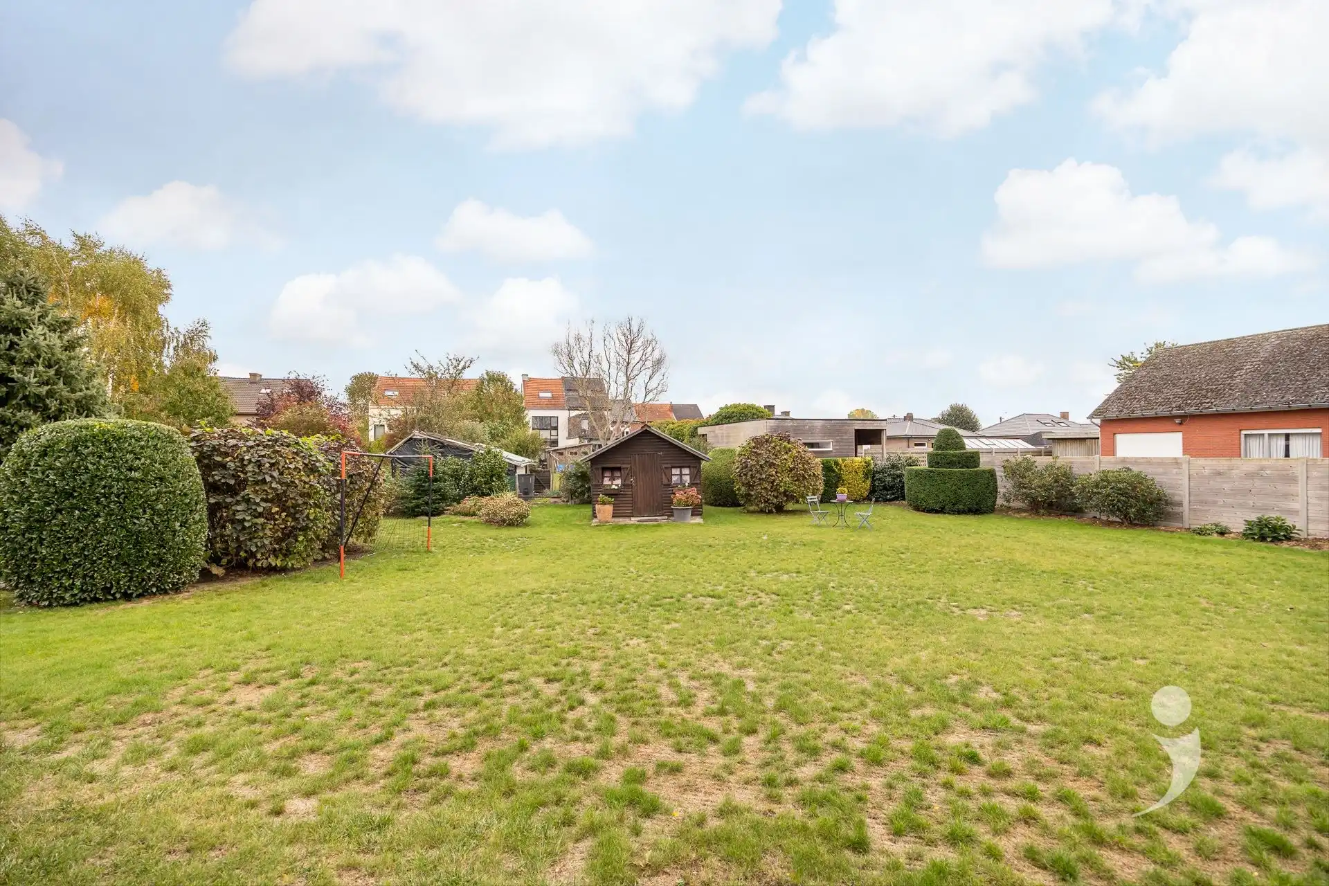 Ruime bungalow op een mooi perceel! foto 26