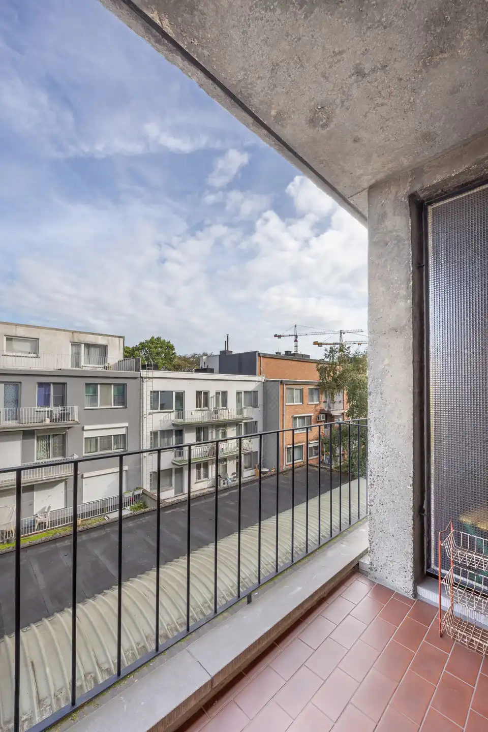 Appartement met 2 slaapkamers en terras op goede locatie foto 18