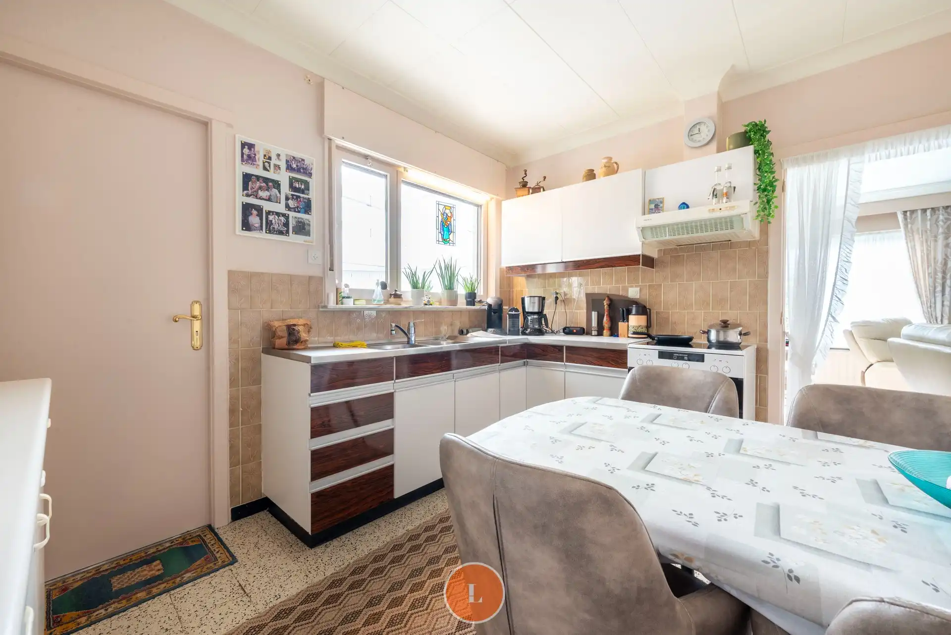 Gelijkvloerse woning met 3 slaapkamers en garage. foto 6