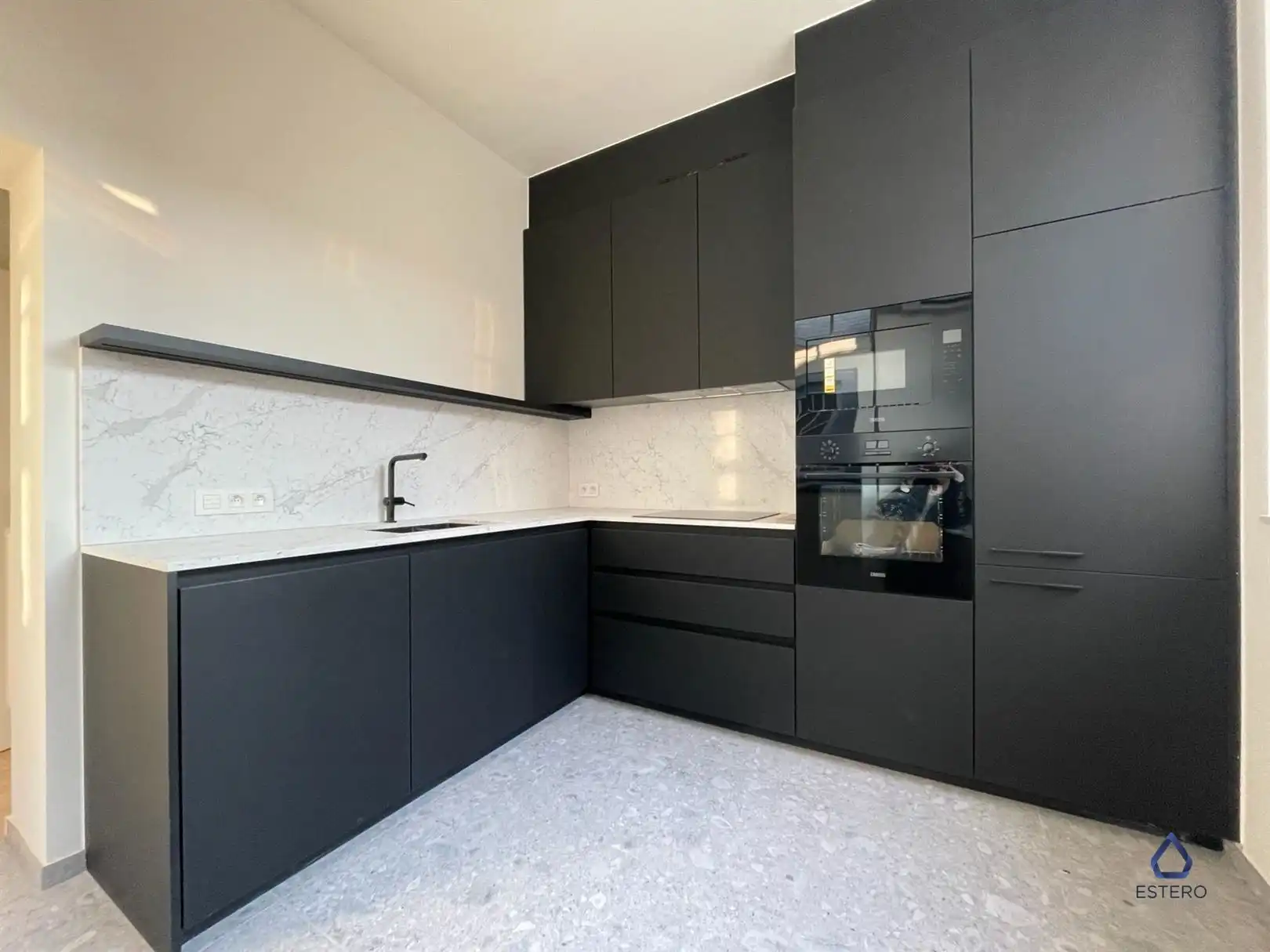 Gerenoveerd appartement met 2 slaapkamers op toplocatie foto 9