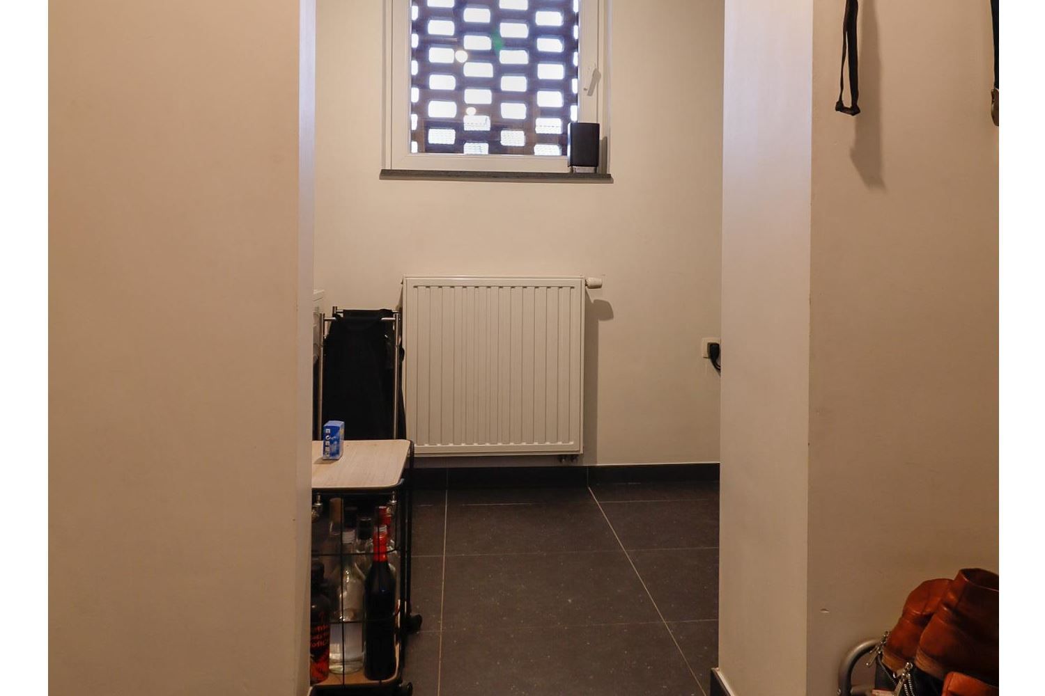 Genk, Leemstraat 28: Moderne, energiezuinige woning met 3 slaapkamers, tuin, carport, tuinberging,... foto 10