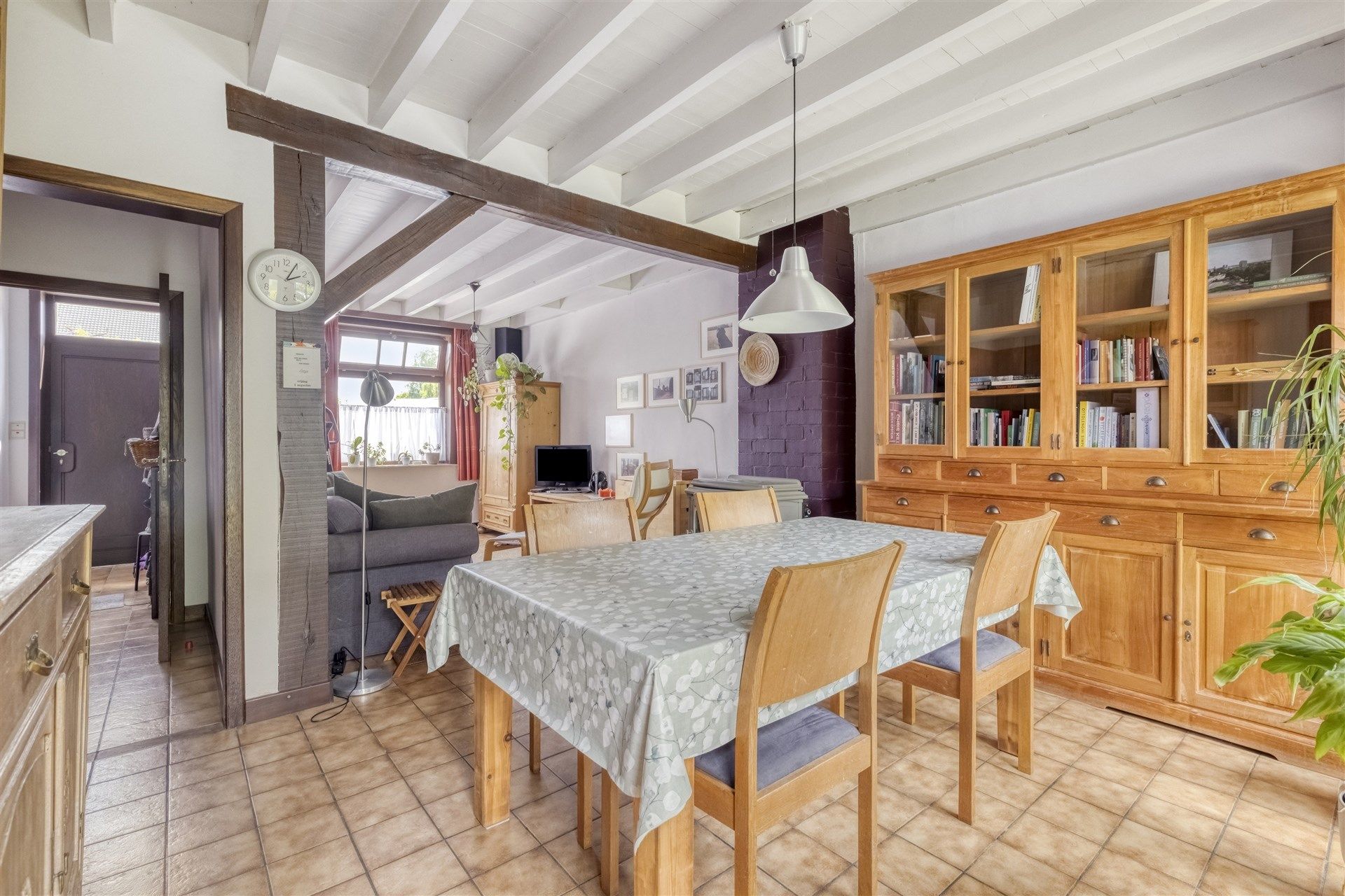 Ruime woning met groene tuin te koop in Oosterzele foto 4