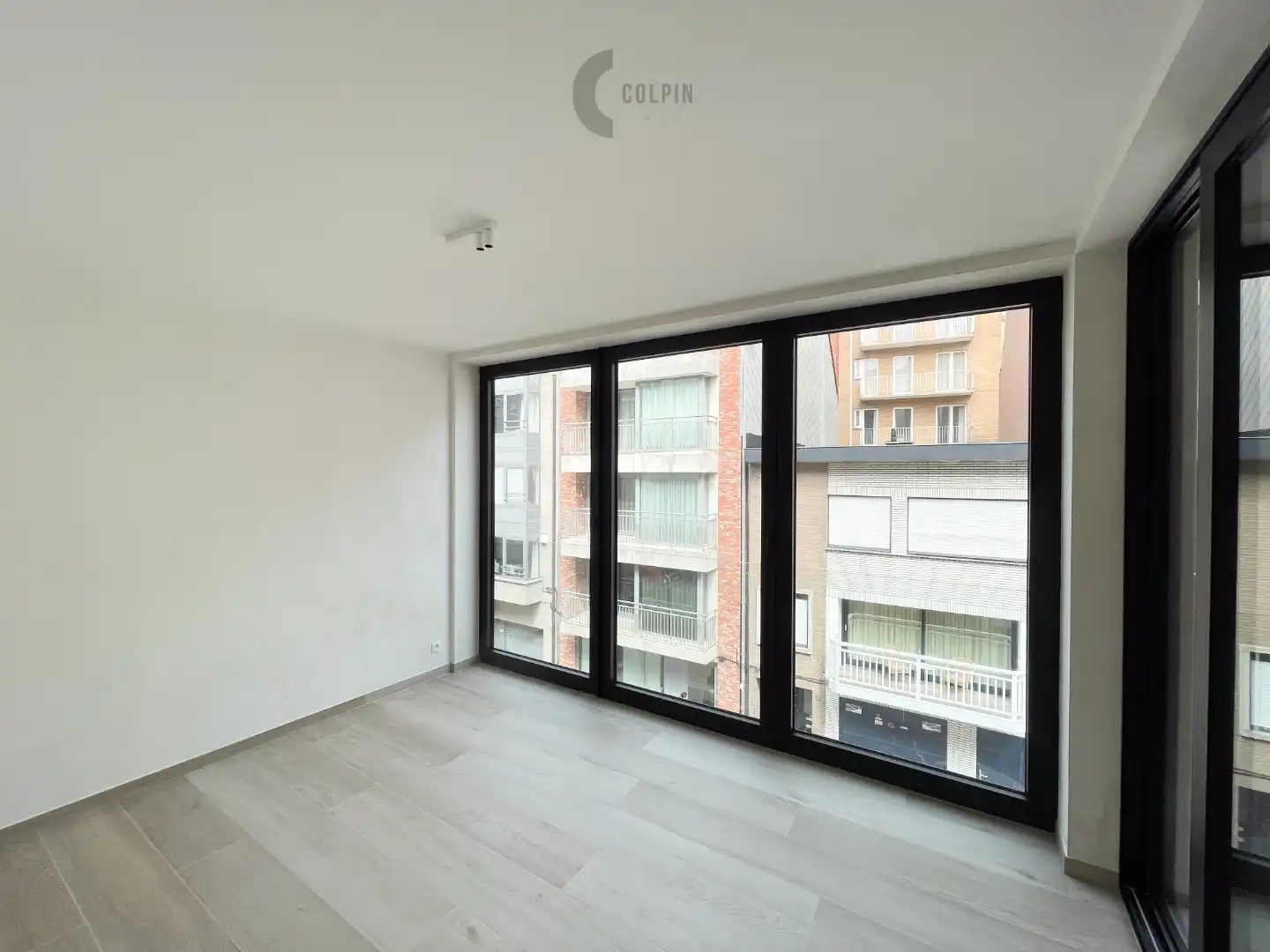 Instapklaar nieuwbouw appartement vlakbij het strand en centrum Heist. foto 4