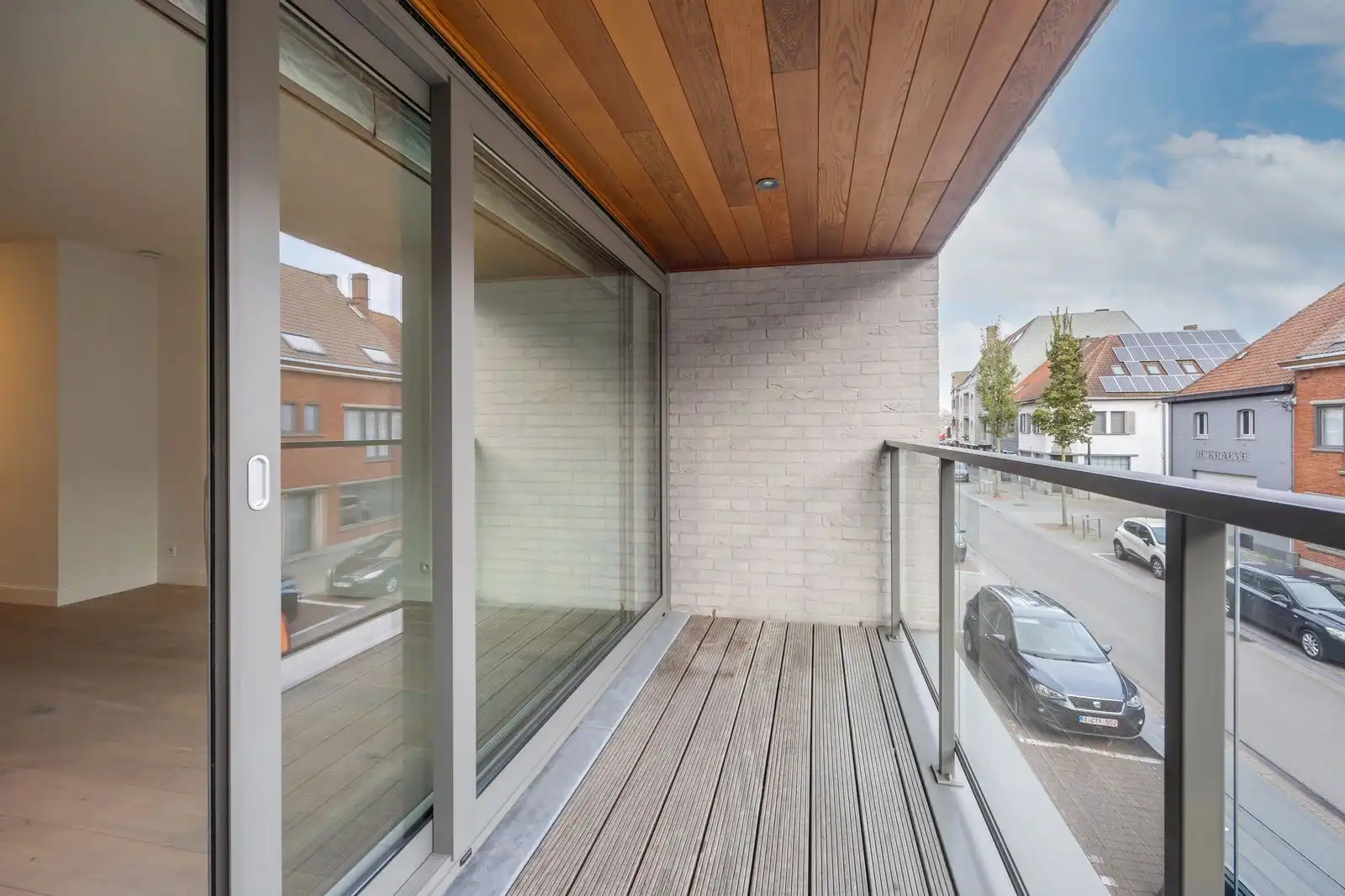 Luxueus 2 slaapkamer appartement in het hartje van Gistel foto 2