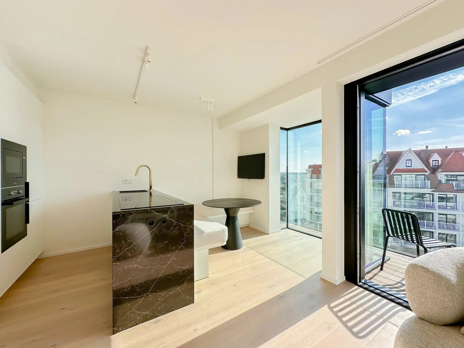 Tijdloos appartement met TOPAFWERKING op het DRIEHOEKSPLEIN foto 11