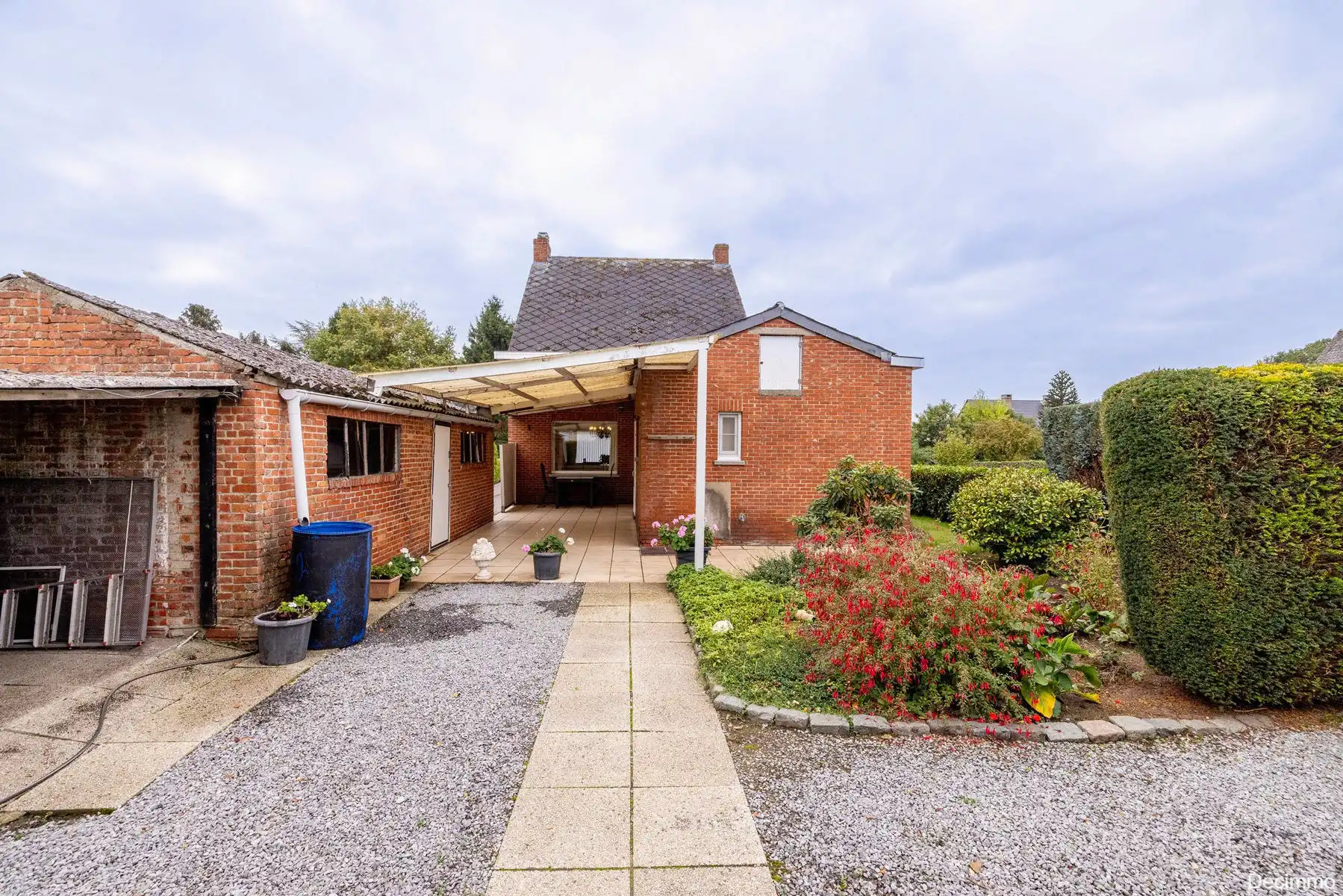 Op te frissen gezinswoning gelegen op rustige locatie foto 36