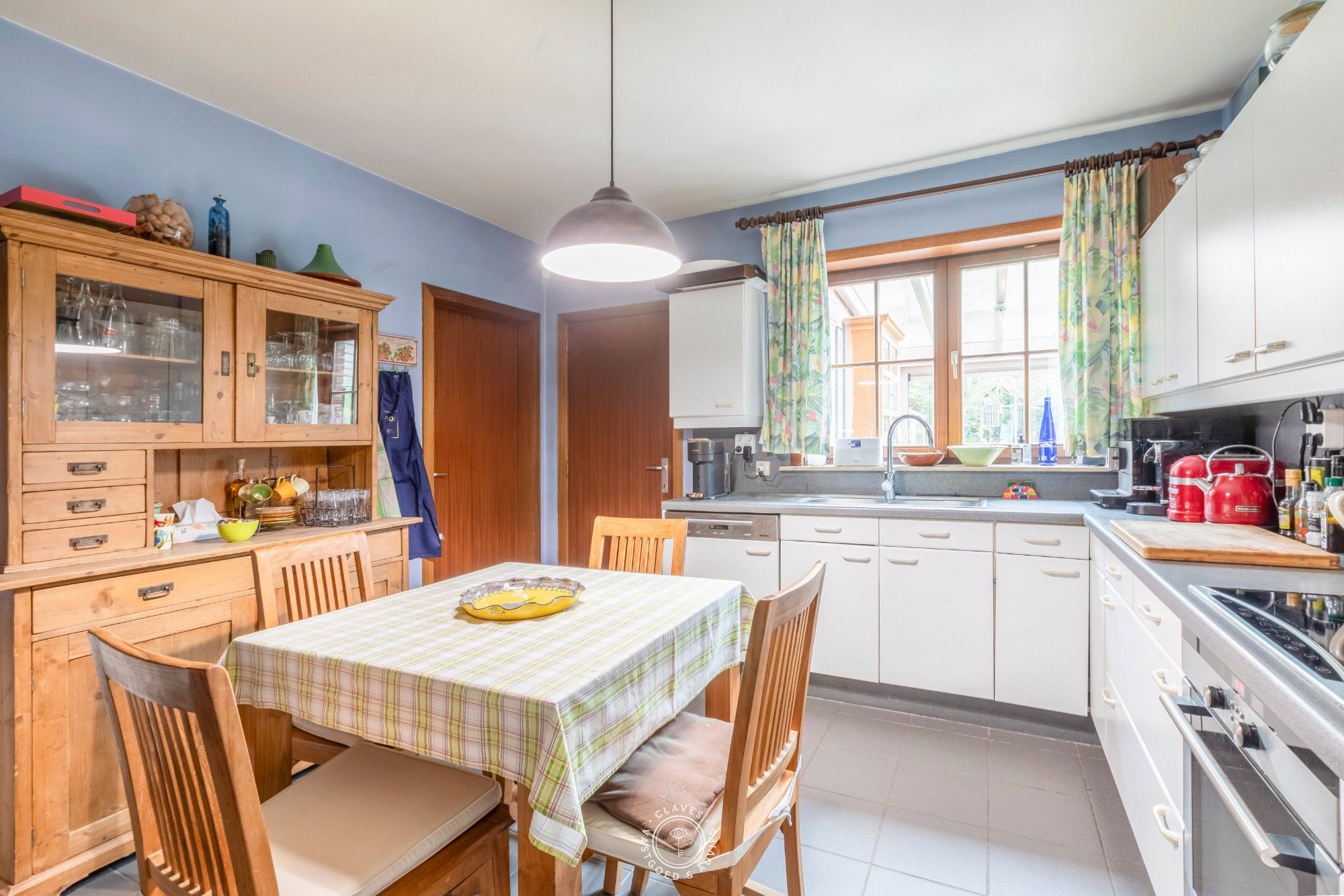 Charmante woning op een welgelegen locatie in Sinaai-Waas foto 27
