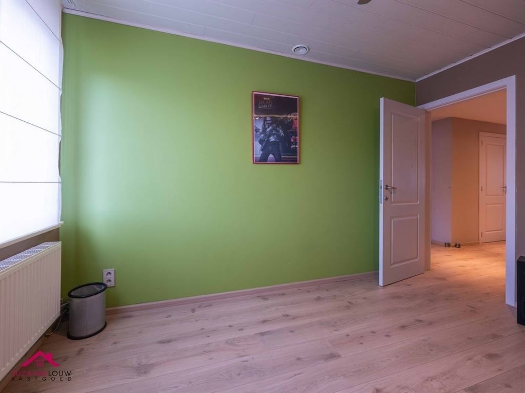 Verrassend ruime, instapklare, vrijstaande woning met inpandige garage foto 33