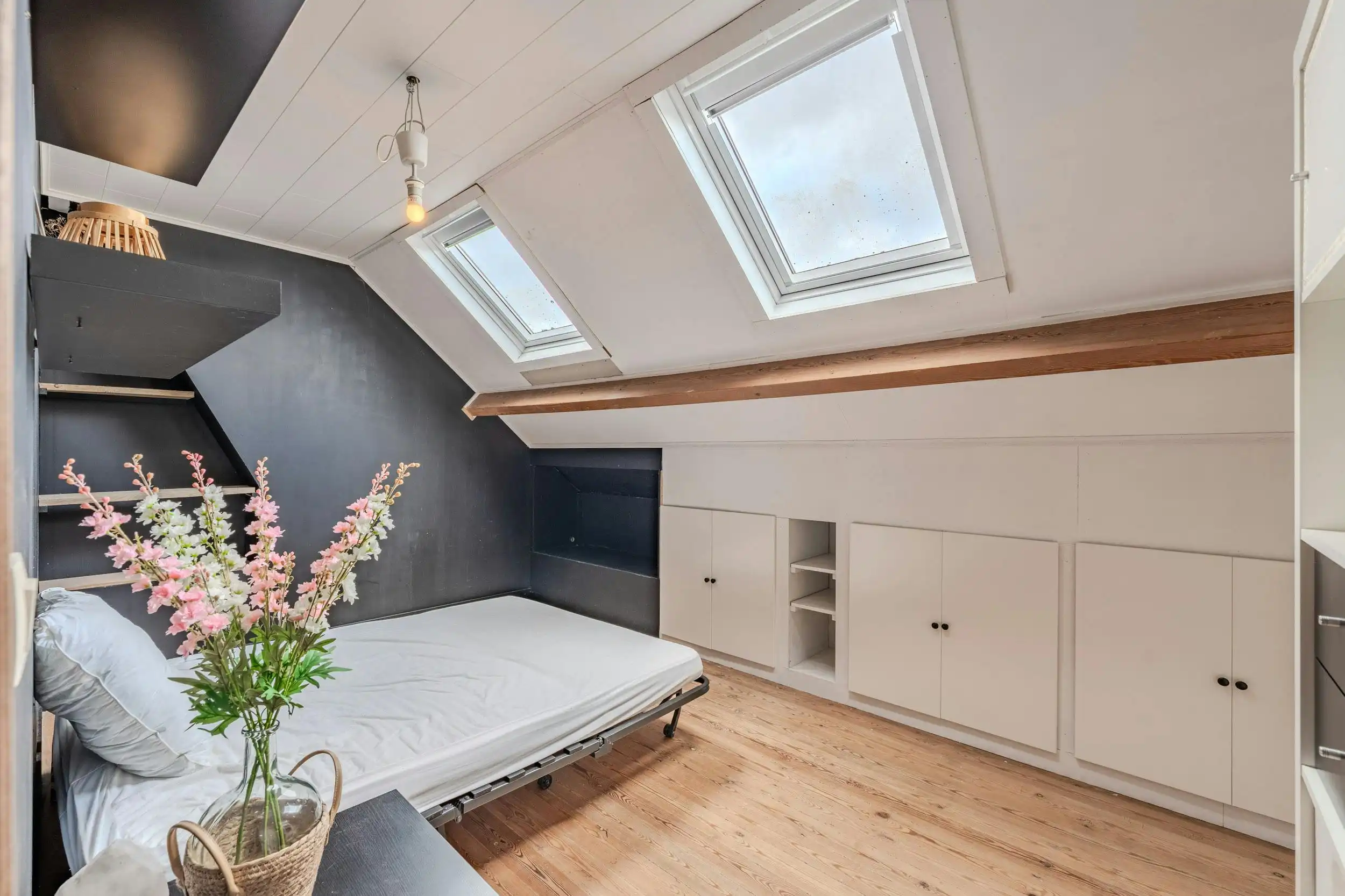 Recent gerenoveerd huis te koop in Ieper foto 25