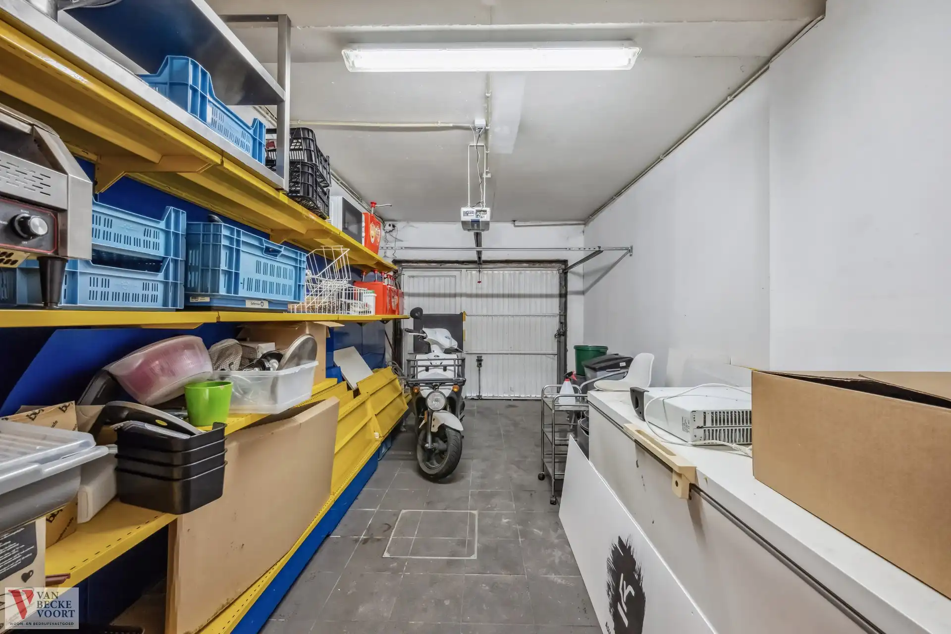 Handelspand op hoekligging met garage foto 10