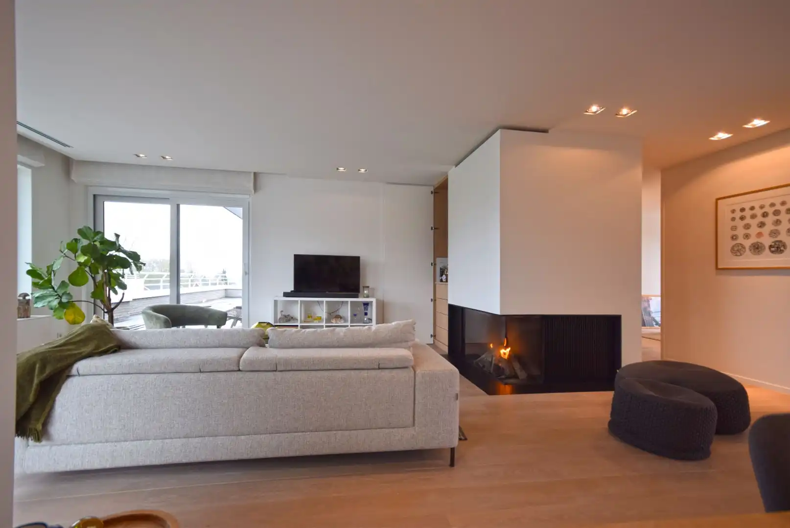 UNIEK EN ZEER HOOGSTAAND AFGEWERKT PENTHOUSE AAN HET STERREBOS foto 2