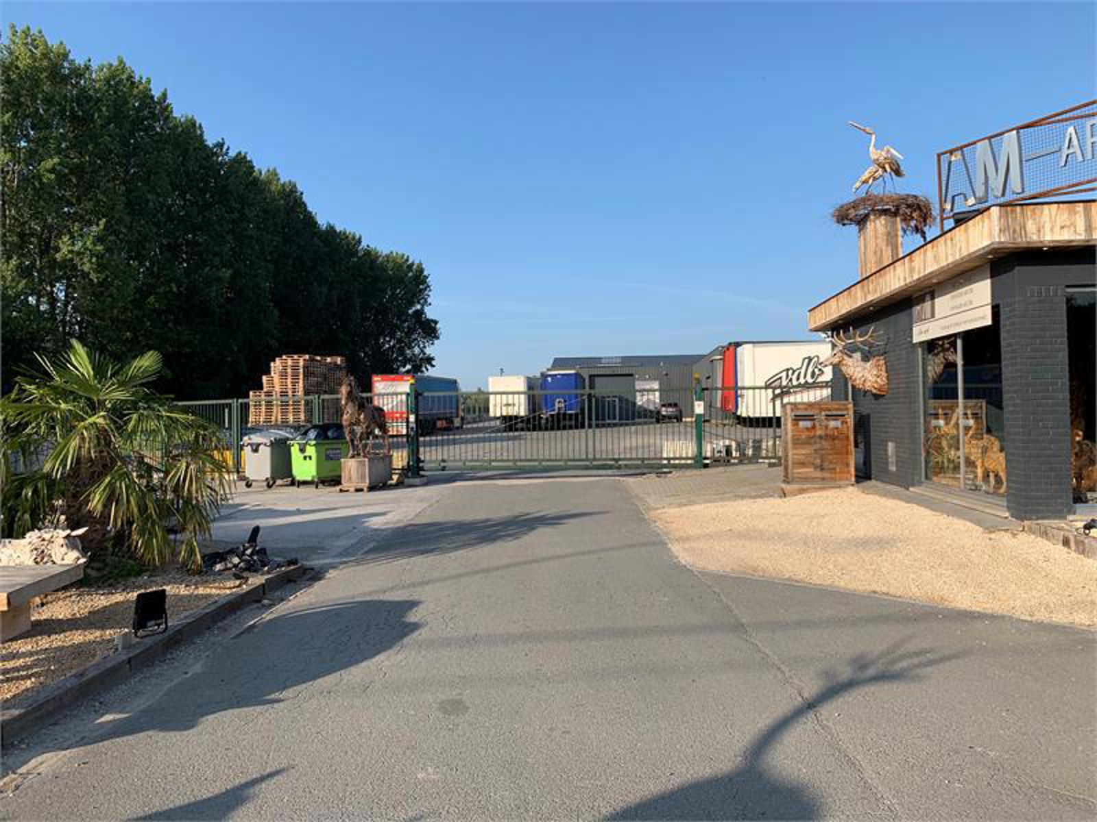 Opslagplaats van 300 m² met een goede ligging foto 6