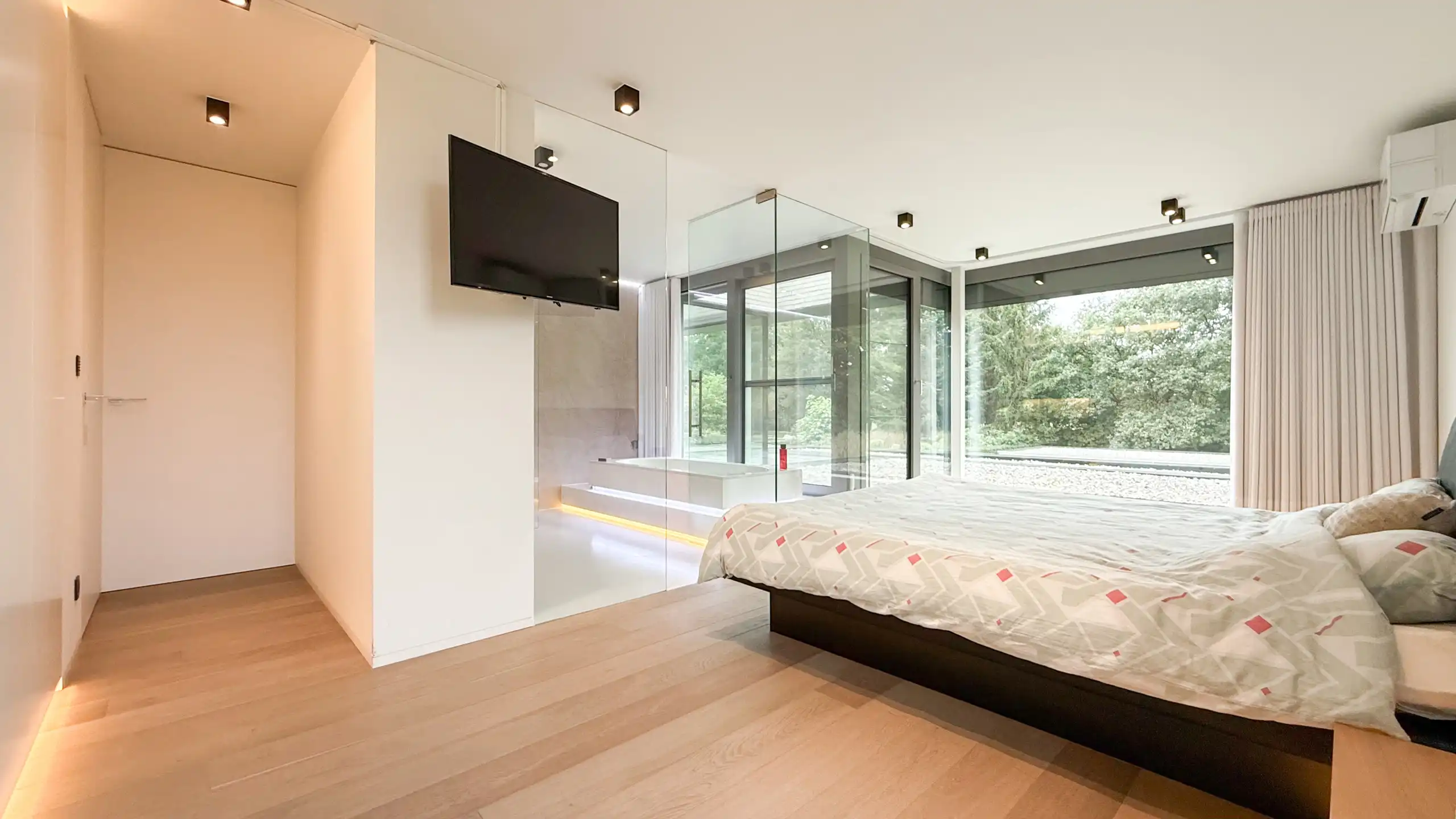 High-end instapklare woning met 4slpk, zwembad + terras! foto 25