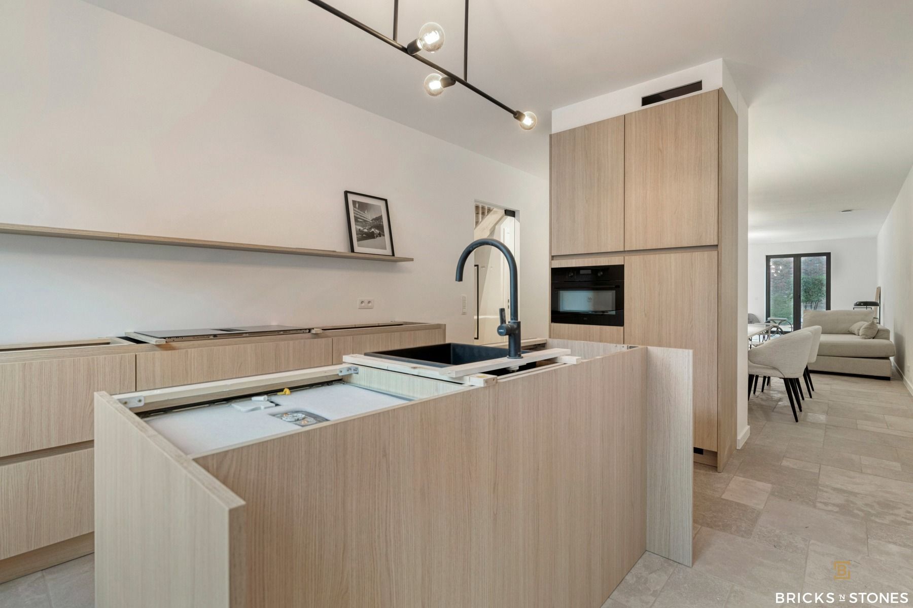 Nieuwbouwwoning met 4 slaapkamers en zonnige tuin foto 9