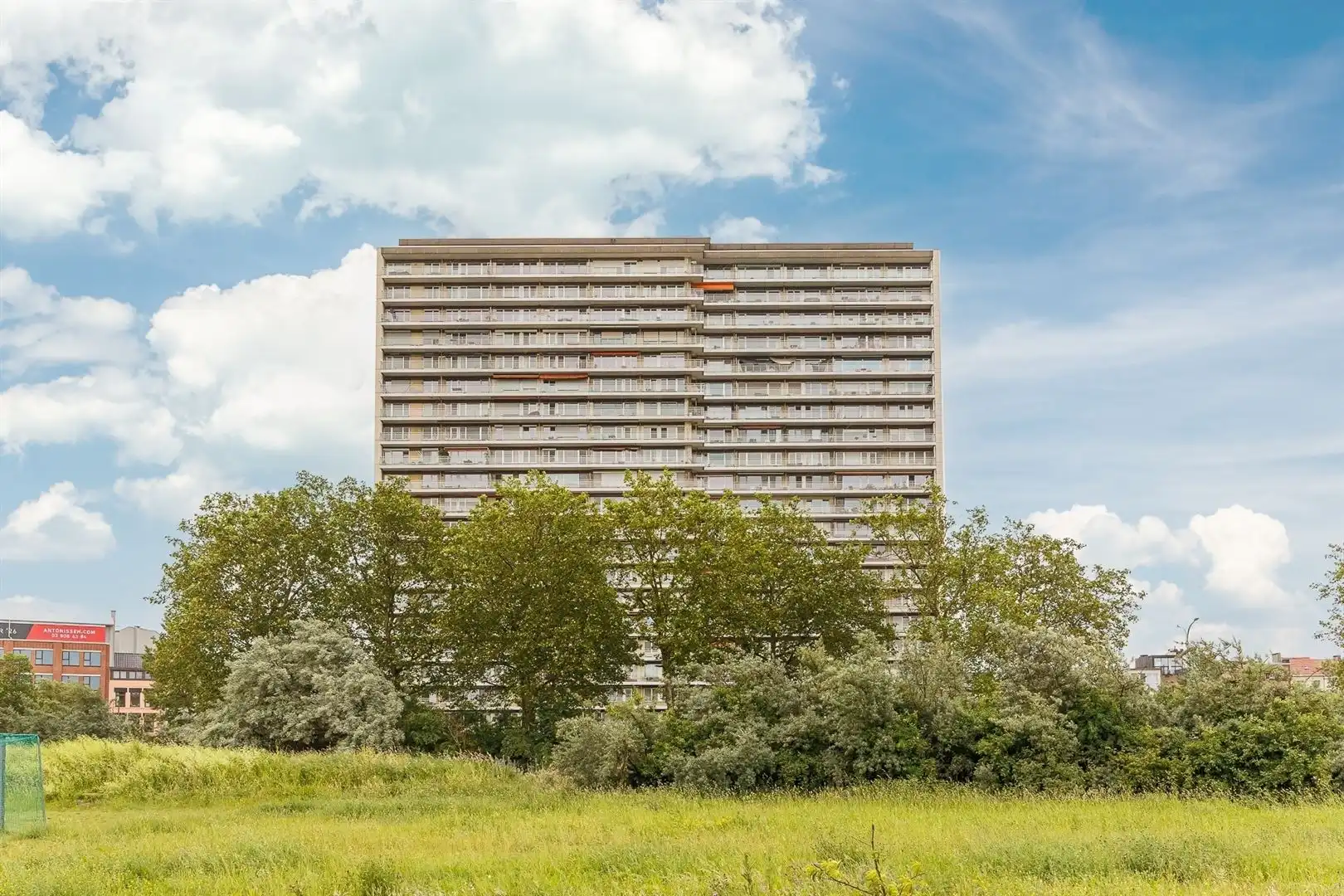 Volledig gerenoveerd appartement met exclusief uitzicht op de stad, EPC B en zonnig terras foto 20