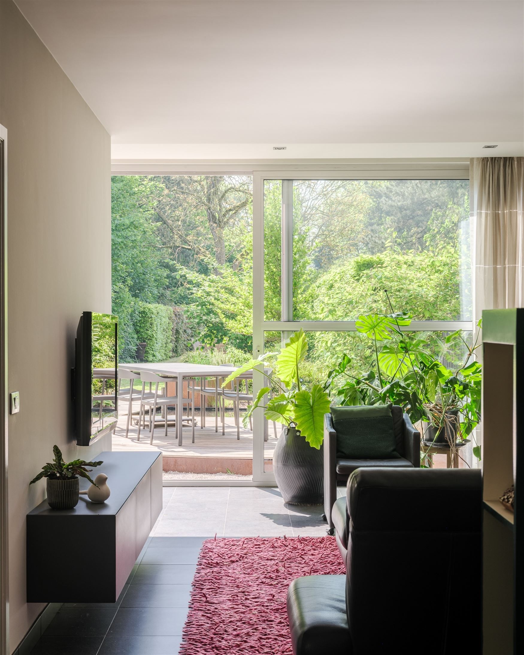Instapklare gezinswoning met schitterende tuin foto 6