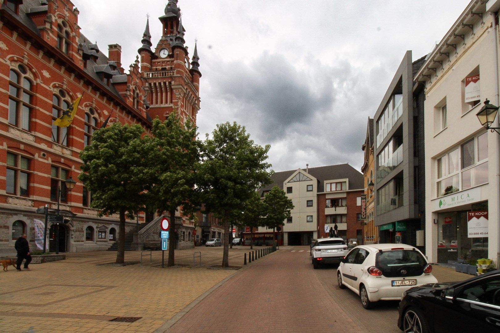Veelzijdig handelshuis met woonst en luxueuze B&B op toplocatie aan de Markt van Temse! foto 3