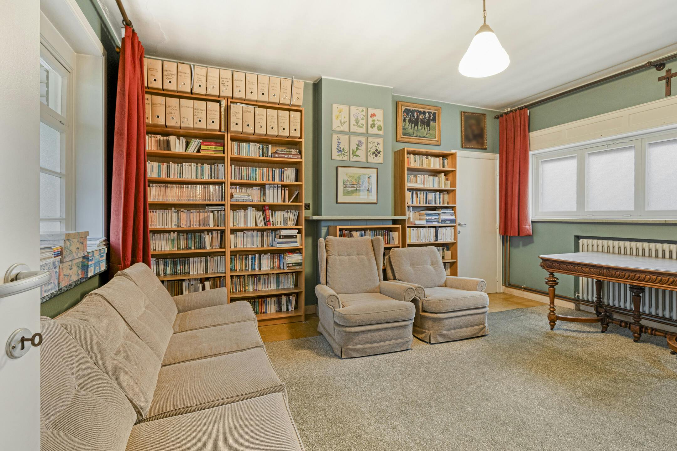 Riante villa met praktijkruimte foto 9