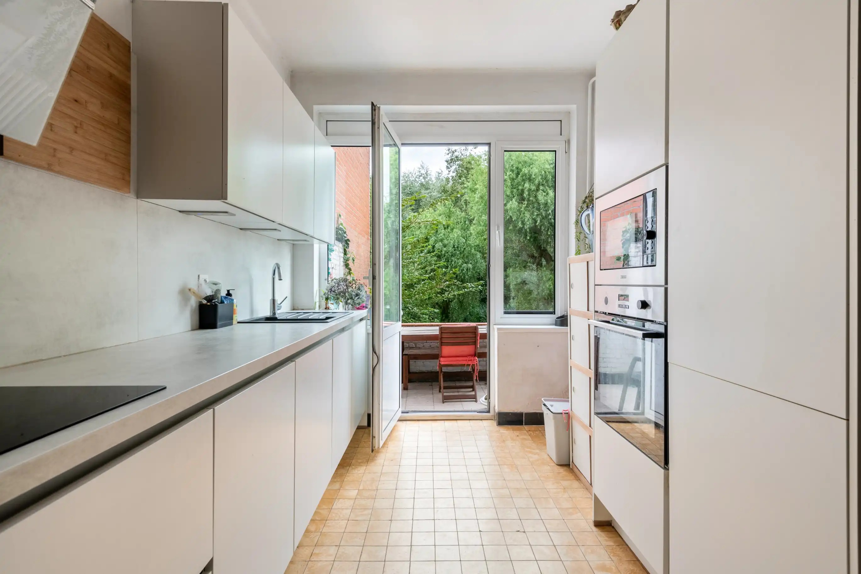 Karaktervolle renovatiewoning aan het water in Mechelen, met zonnig balkon en privétuin nabij het historische stadscentrum foto 7