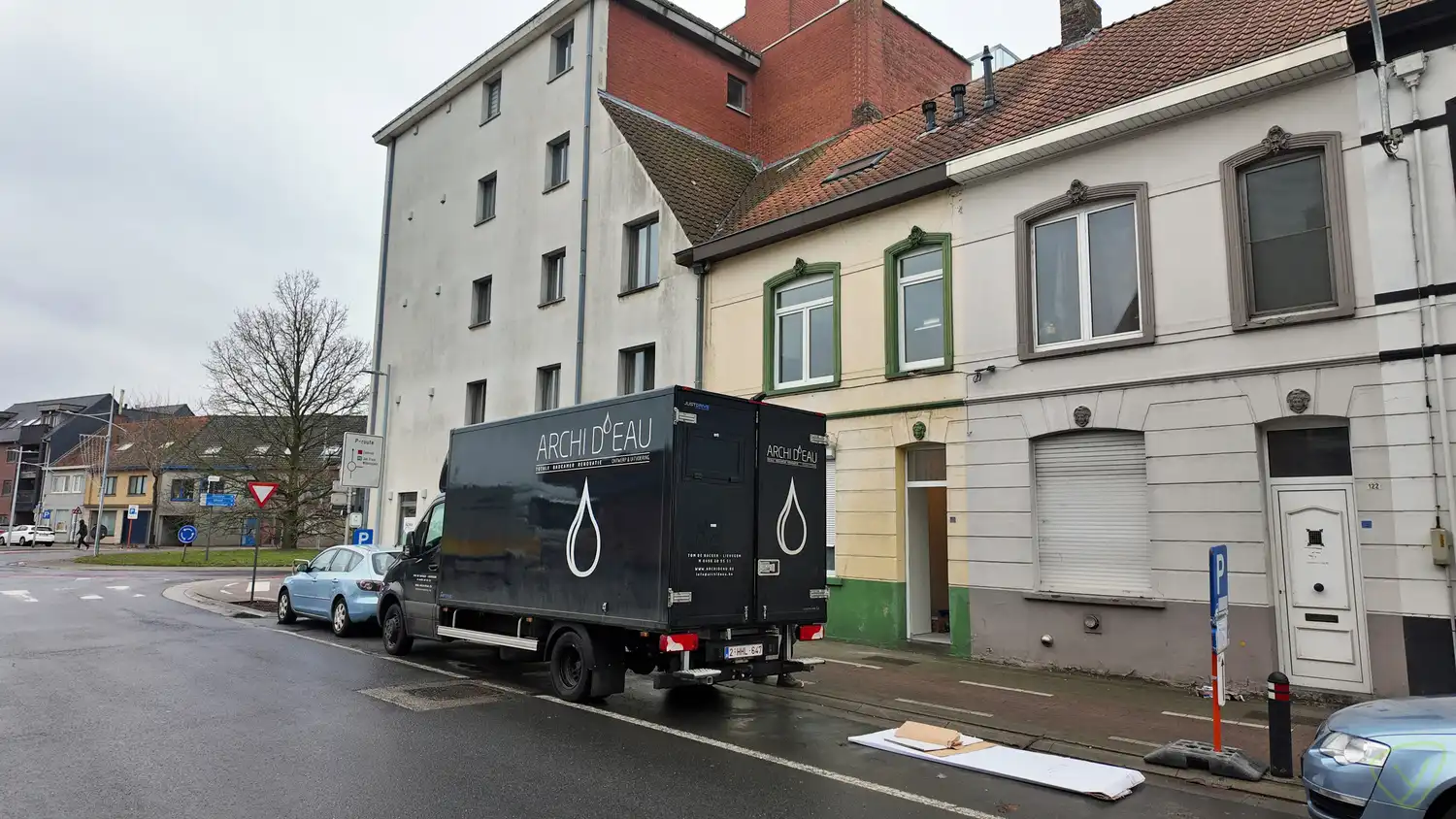 Gerenoveerde woning met centrale ligging te Eeklo! foto {{pictureIndex}}