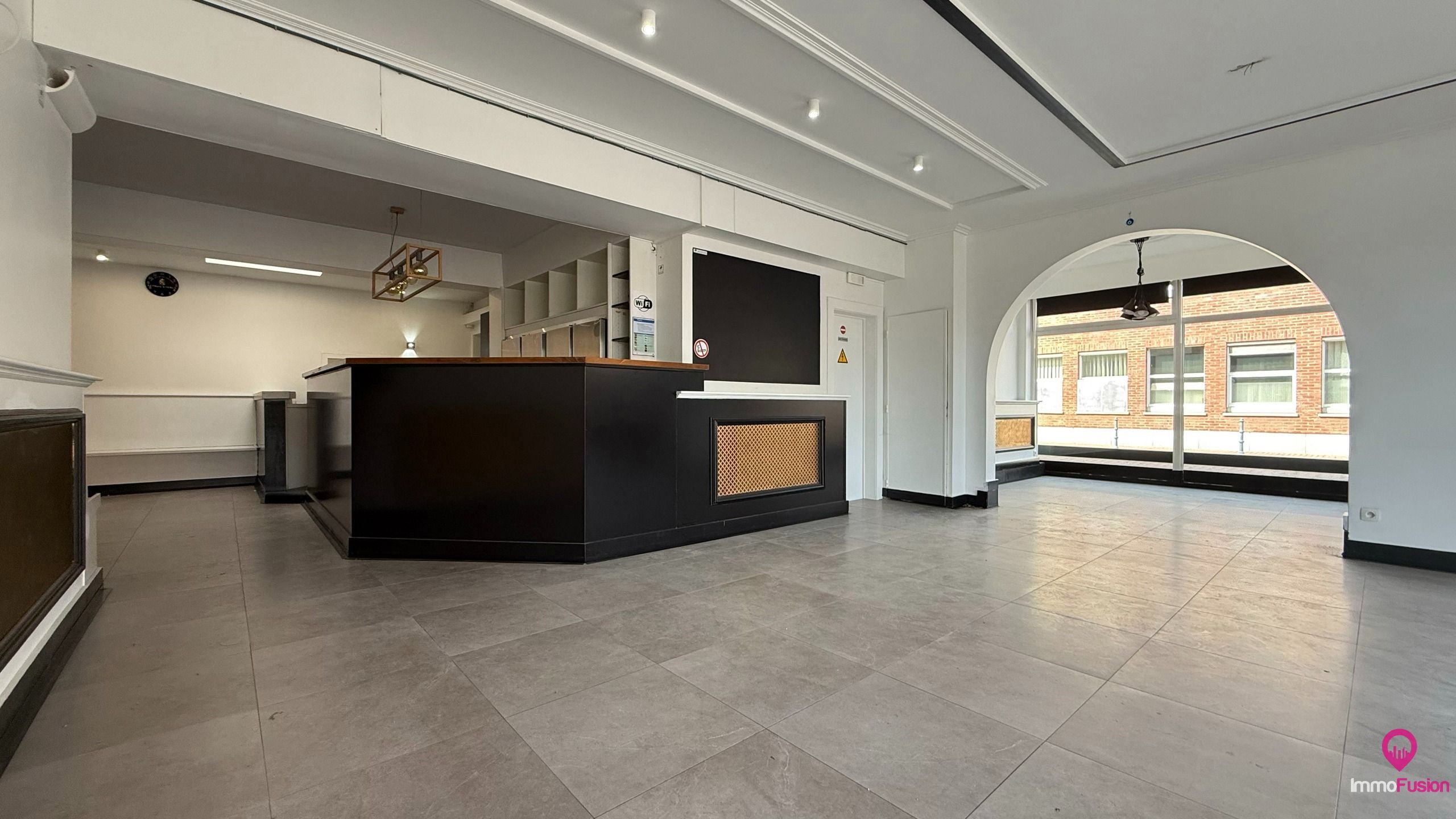 Instapklaar handelspand voor horeca op uitstekende locatie! foto 14
