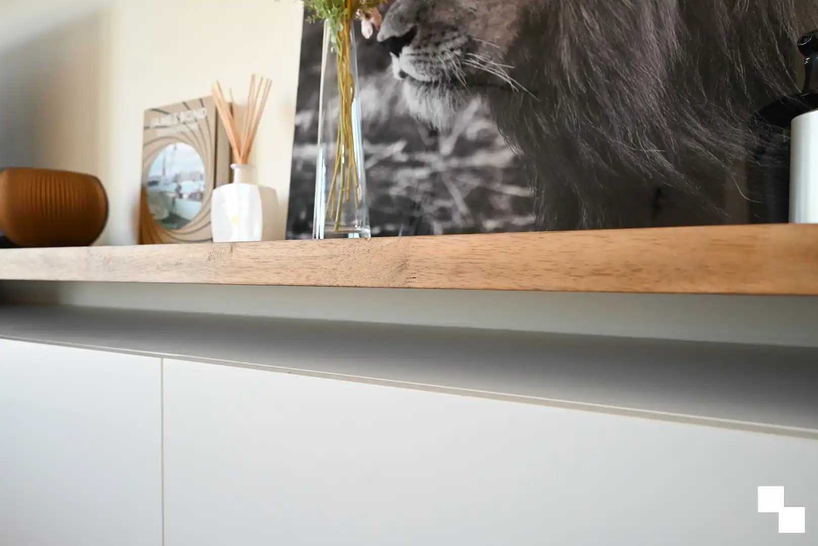 Instapklaar appartement met divers maatmeubilair te Izegem (Emelgem) foto 7