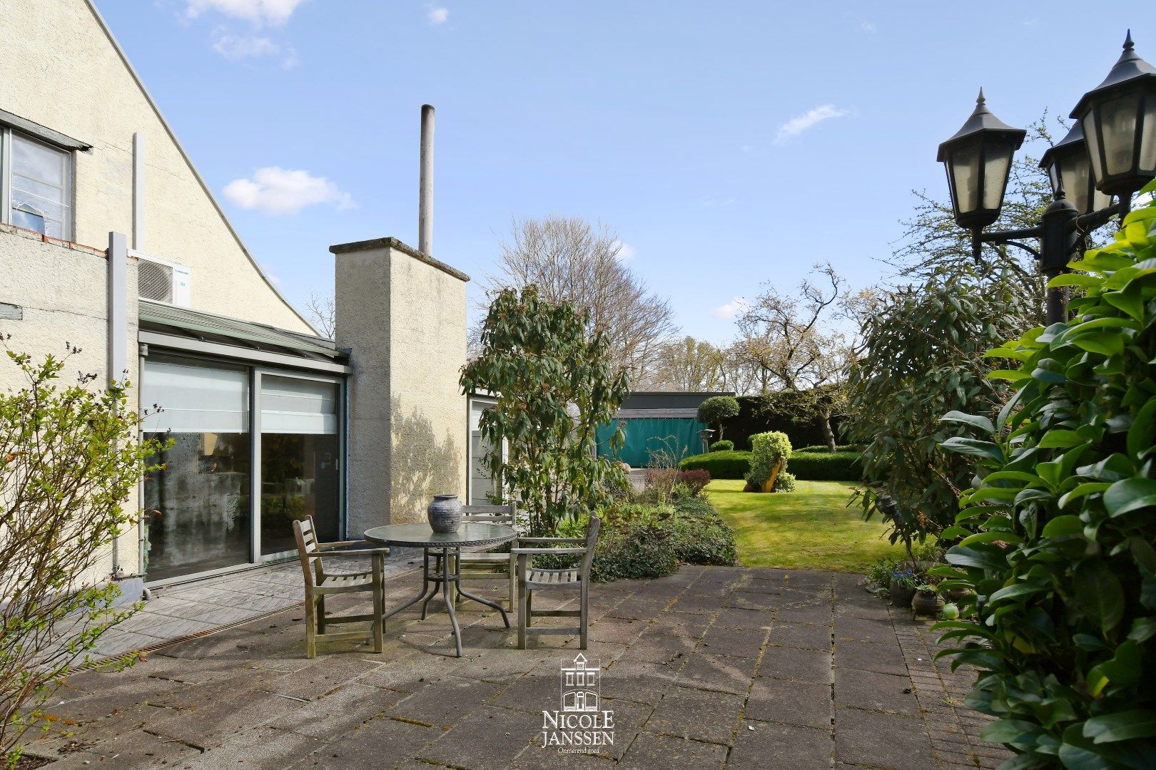 Ruime villa op een royaal perceel foto 28