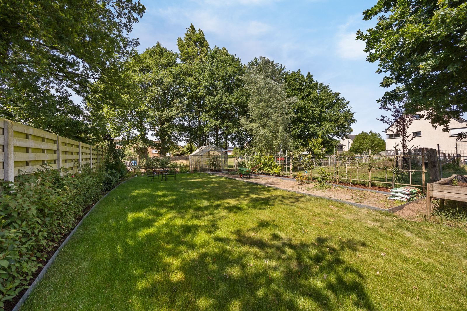 Instapklare woning met karakter, licht en ruimte in Hoevenen ! foto 24
