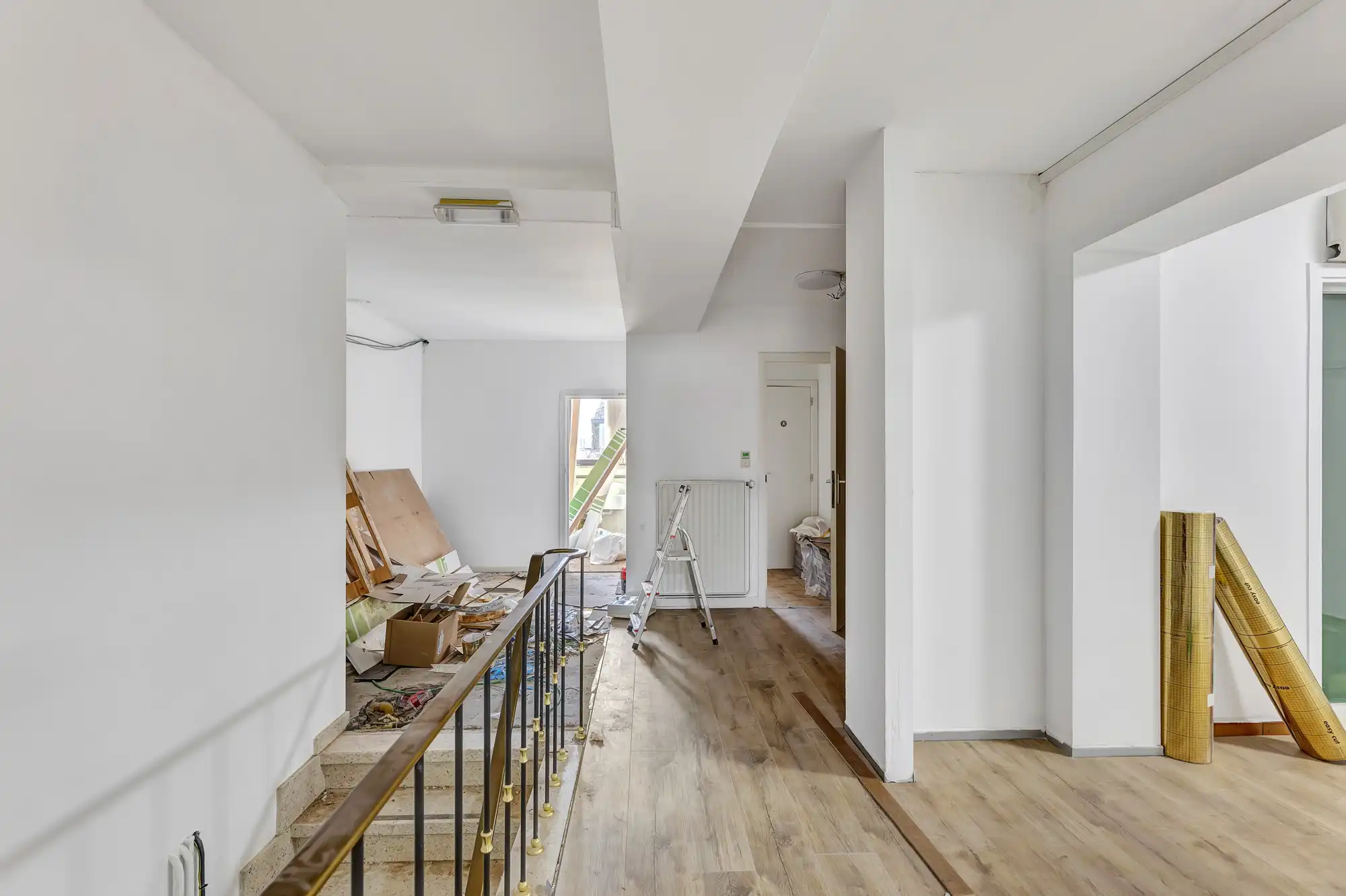 Ruim handelspand met ingebouwde kluis te koop in Moorsel foto 5