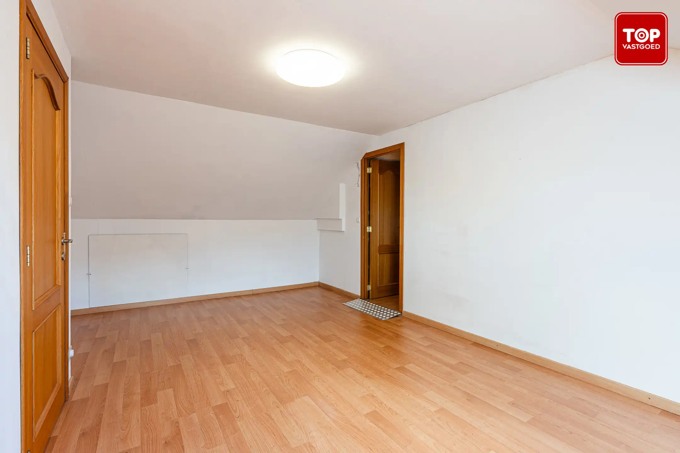 Instapklare open bebouwing in een rustige straat zonder doorgaand verkeer.  foto 17