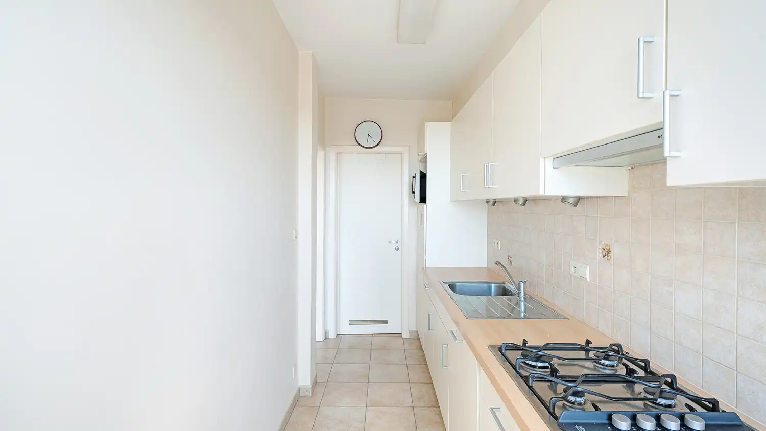 3 slaapkamer appartement met open zichten vlakbij het strand van Duinbergen foto 11