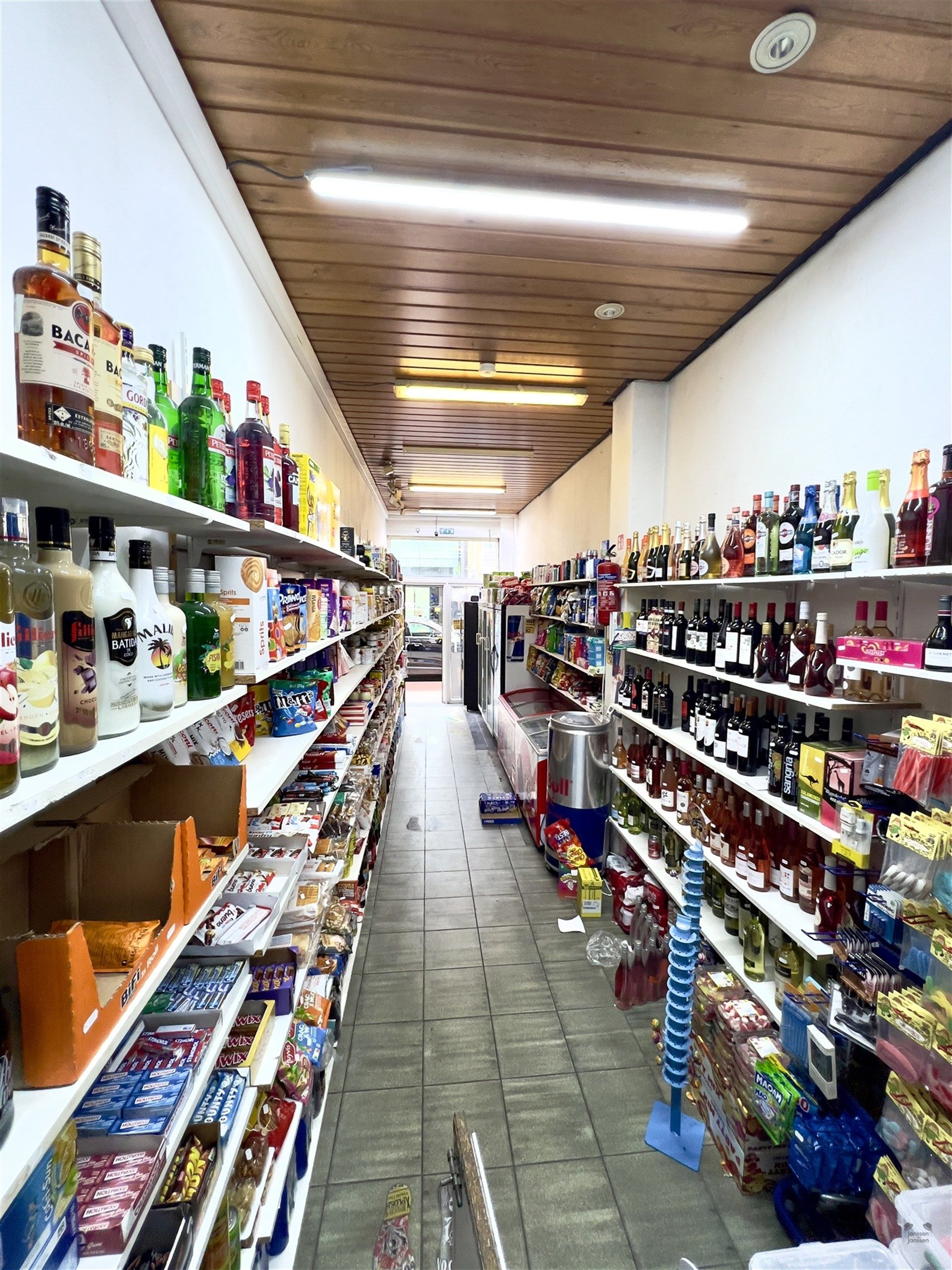 Handelspand met  woonst  4 slaapkamers te Oostende foto 2