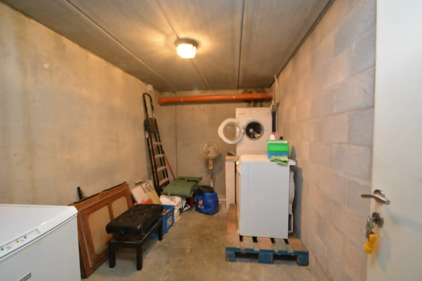 INSTAPKLAAR APP 1e vd  MET GARAGE TE HULSHOUT	 foto 18