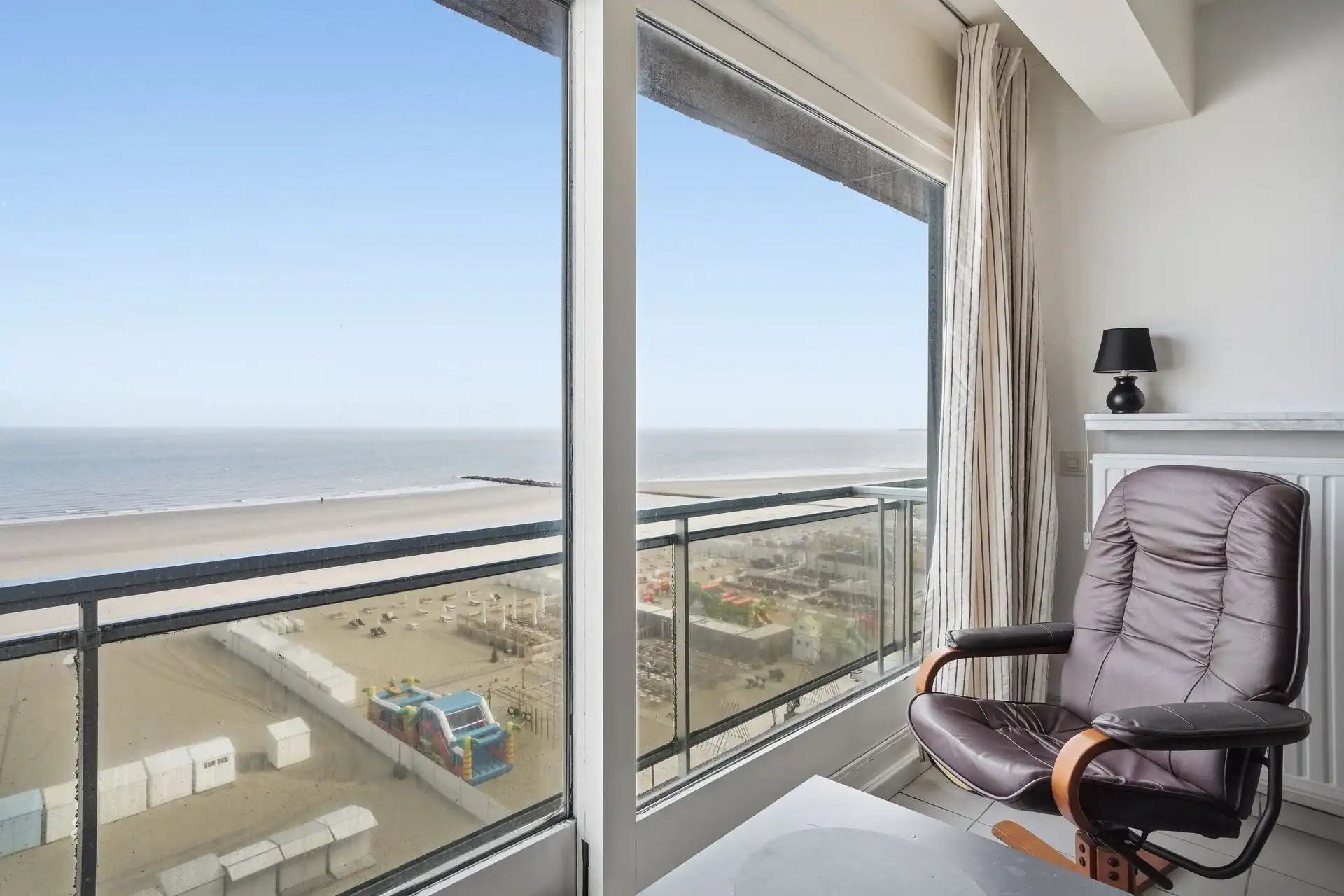 FRONTAAL ZEEZICHT / SLAAPHOEK foto 4