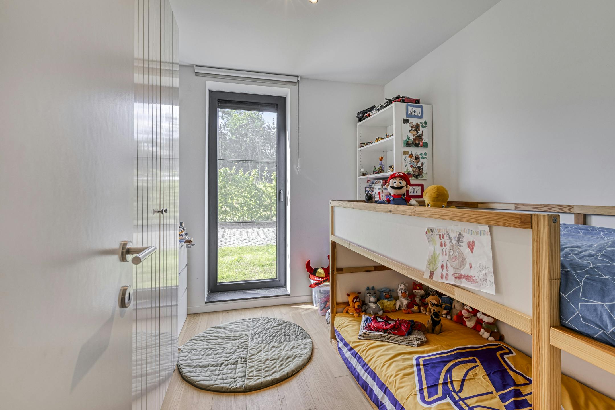 Lichtrijk & Luxueus gelijkvoersappartement in Genk foto 13