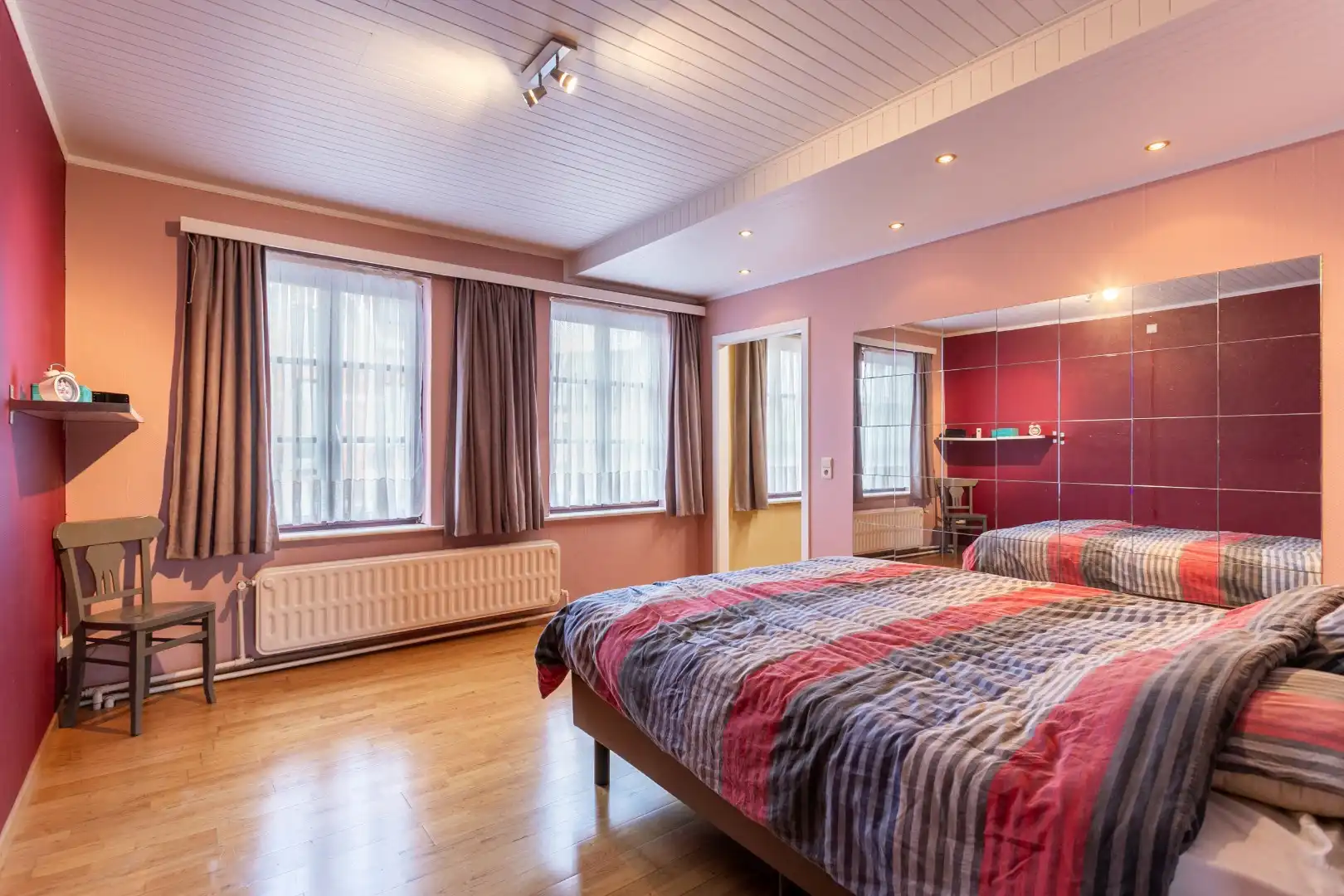 Ruime woning met naastgelegen bouwgrond en loods foto 29