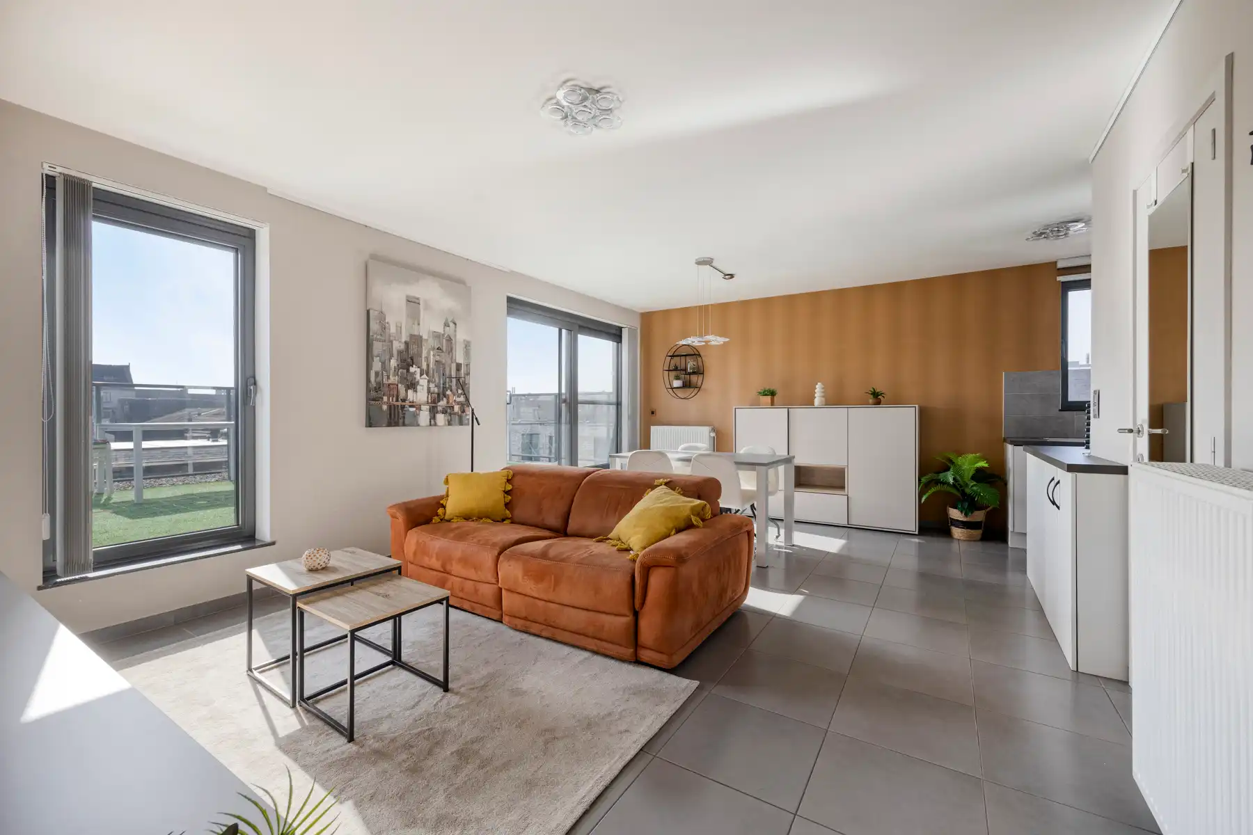 Appartement met 2 slaapkamers, groot terras, garage & kelder foto 4