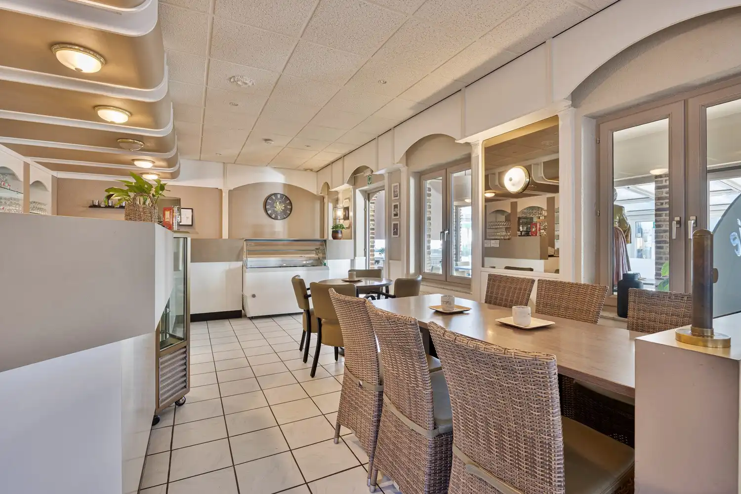 Bedrijfspand met woonst op perceel met commerciële mogelijkheden (ca. 38a) foto 21