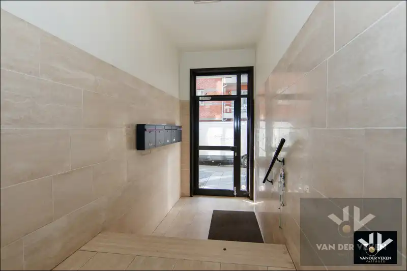 RIANT APPARTEMENT MET WEIDS ZICHT AAN HET CENTRUM foto 3