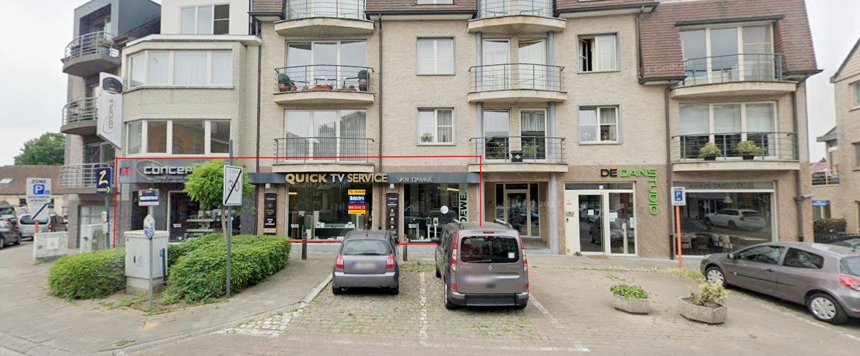 GOED GELEGEN KANTOOR OF WINKEL MET GARAGE foto {{pictureIndex}}