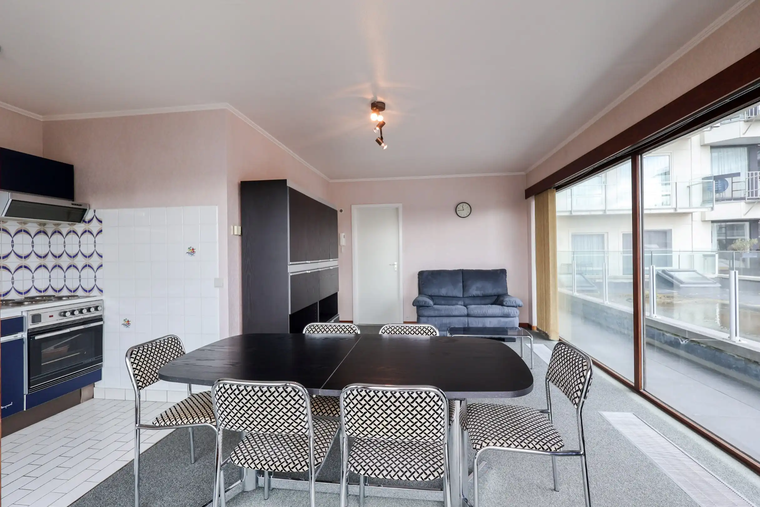 Zonnig appartement met 1 slaapkamer op het IJslandplein van Oostduinkerke foto 2