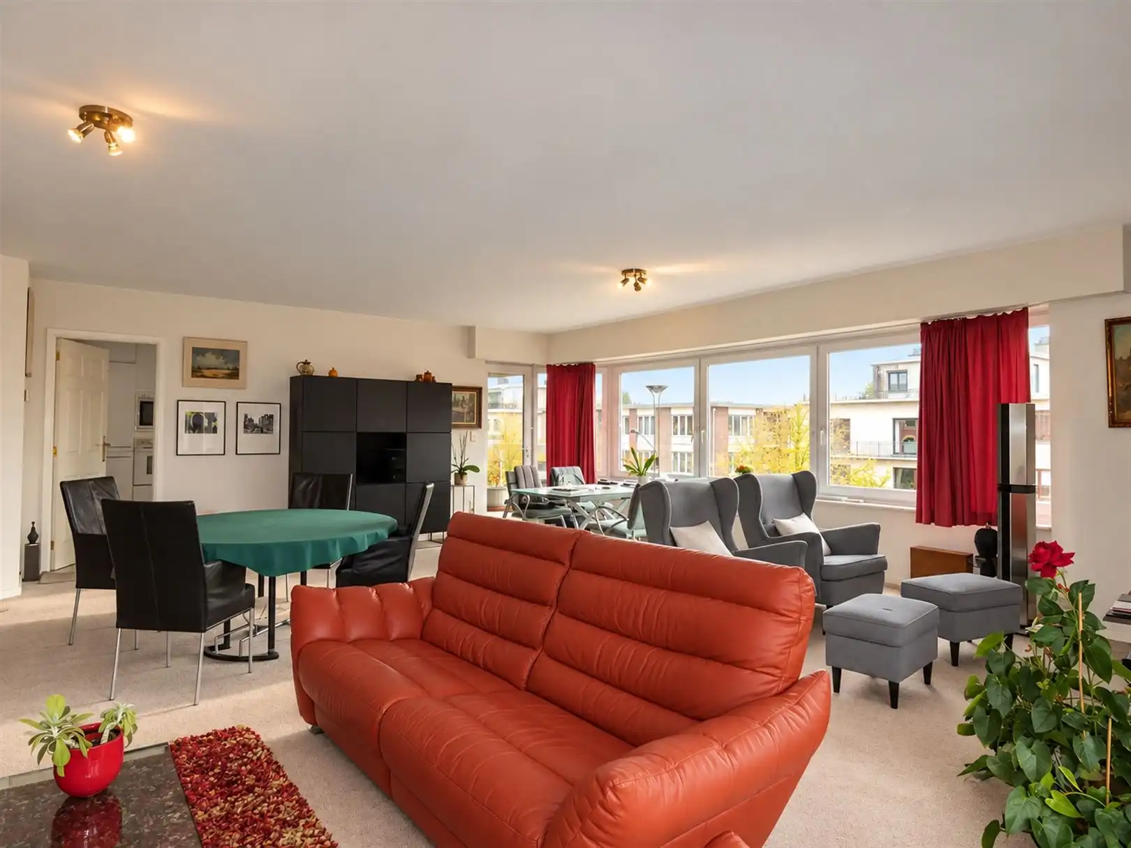 Ruim en lichtrijk appartement met 3 slaapkamers en twee terrassen op een toplocatie in Brasschaat foto 4