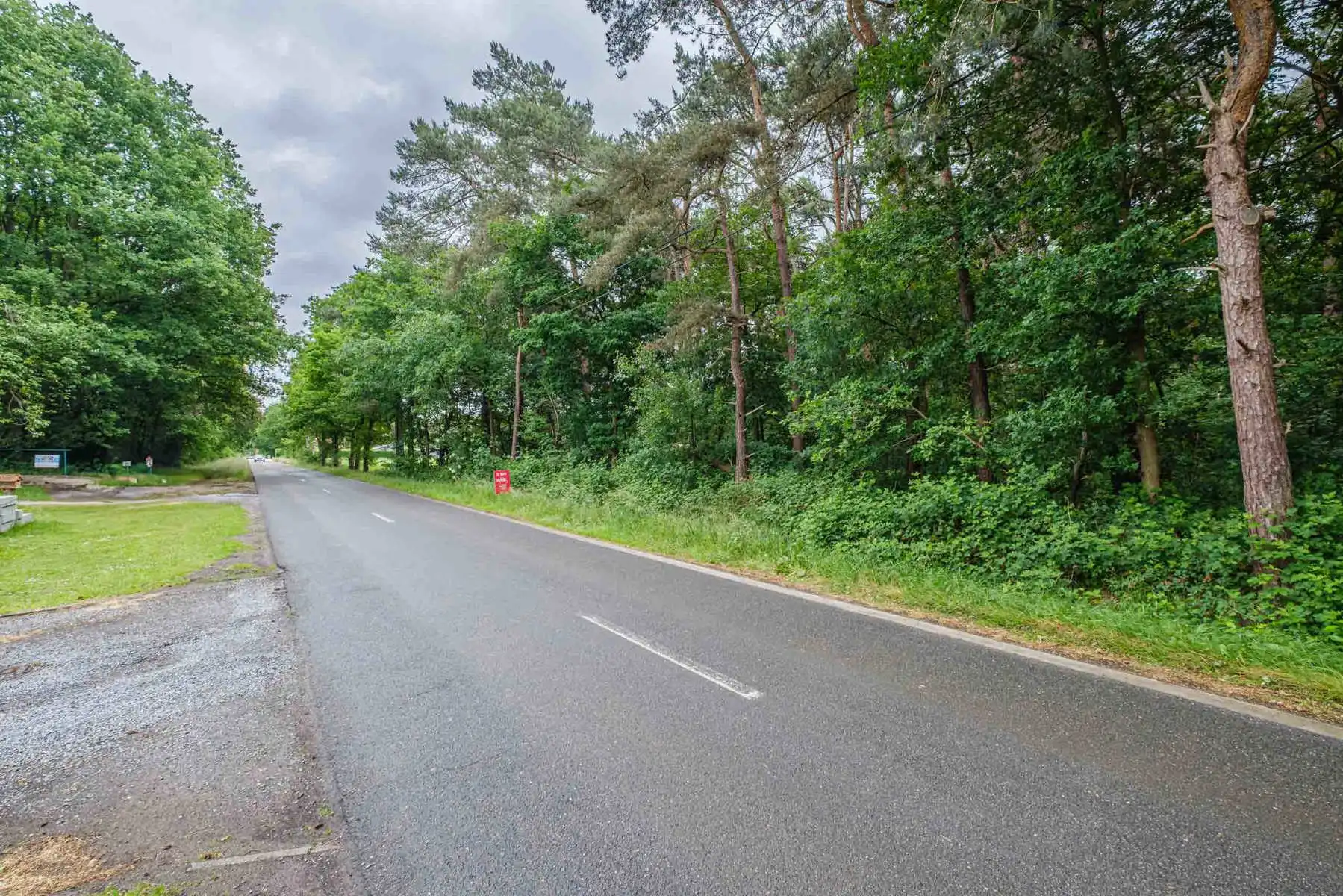 Perceel heide met weg gelegen te Hulsen/Grees te Balen  foto {{pictureIndex}}