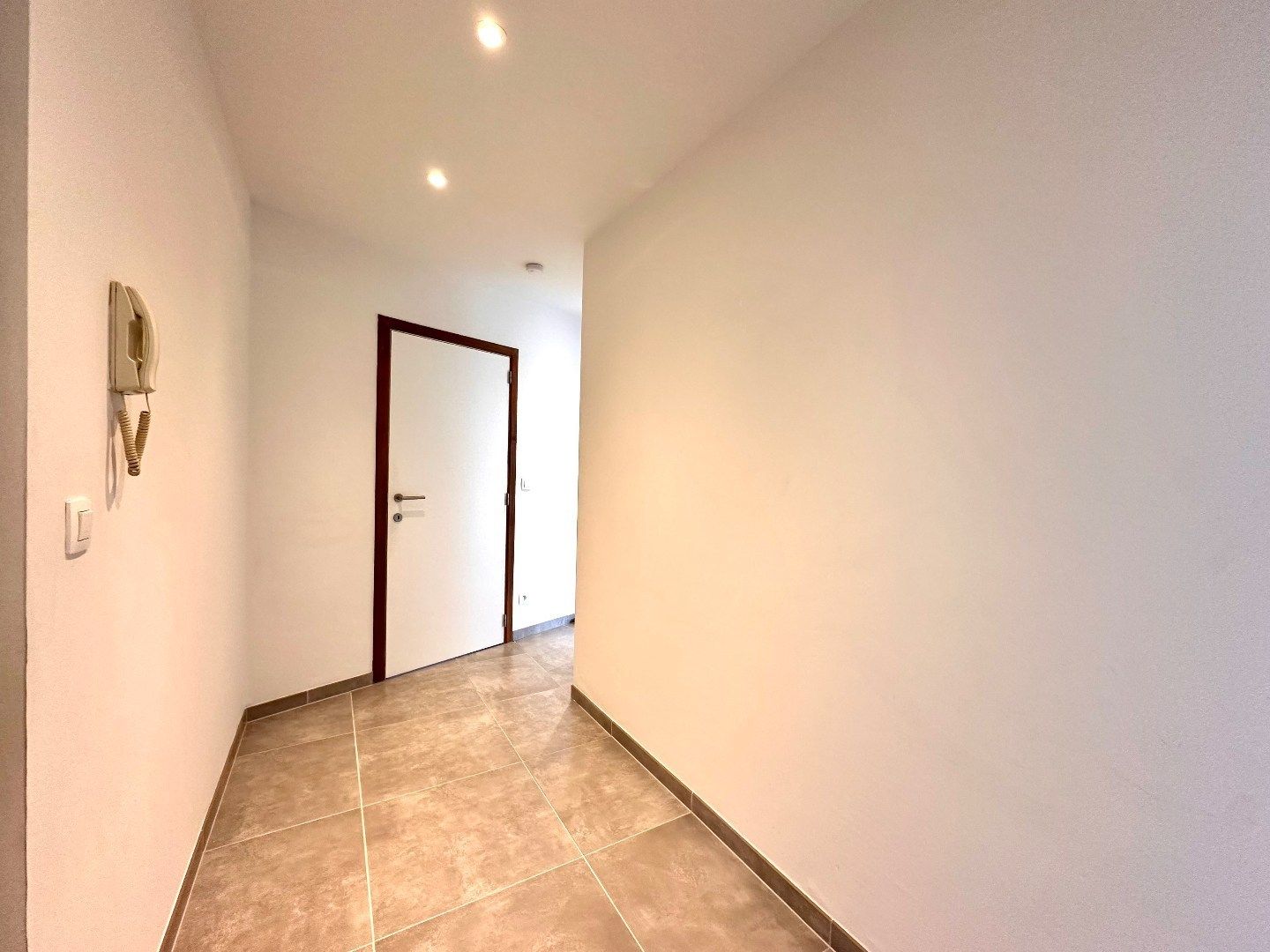 Gerenoveerd appartement gelegen op een topligging in Tongeren met 2 slaapkamers foto 3