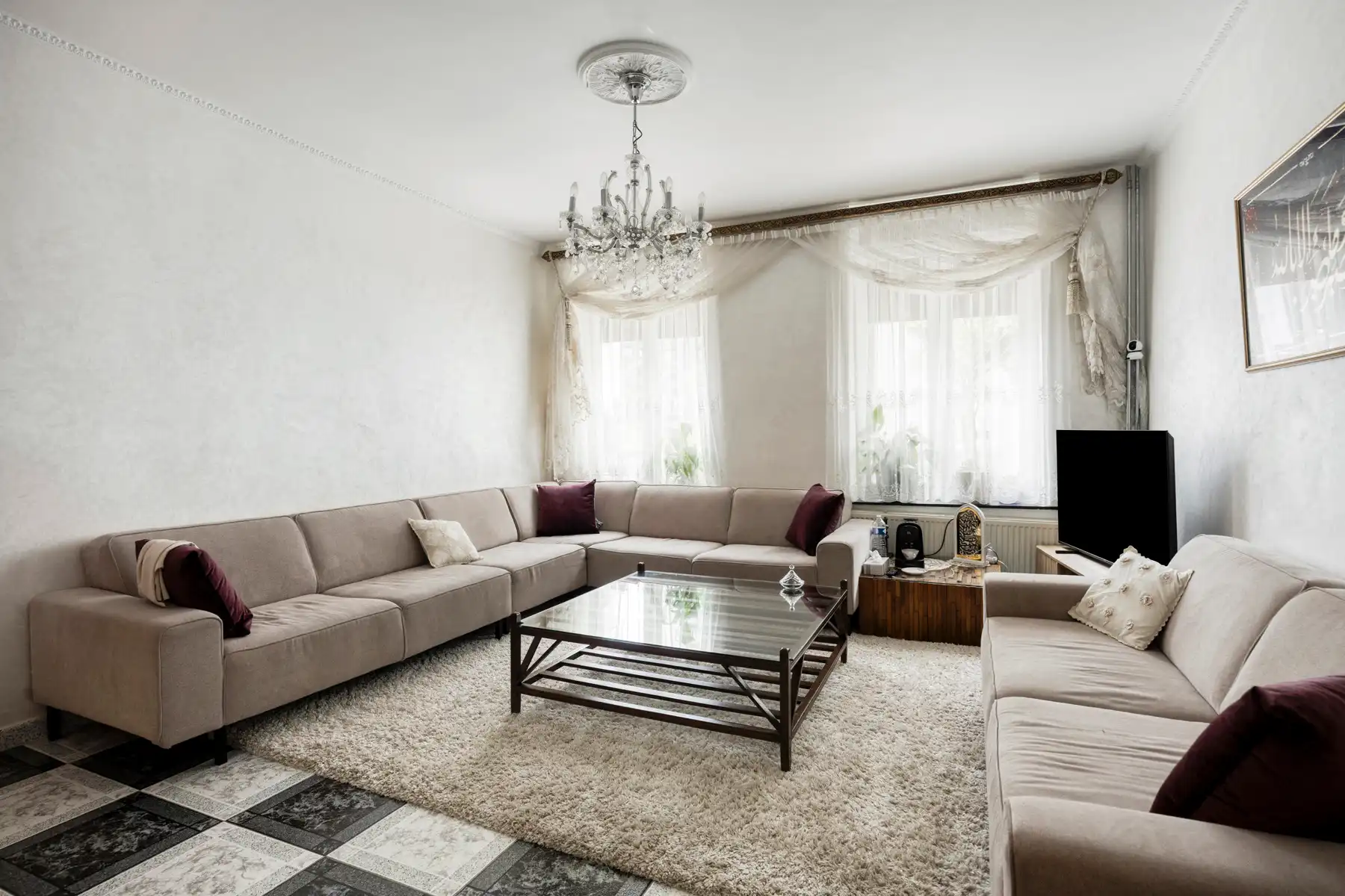 Goed gelegen en goed onderhouden woning met 4 slaapkamers foto 4