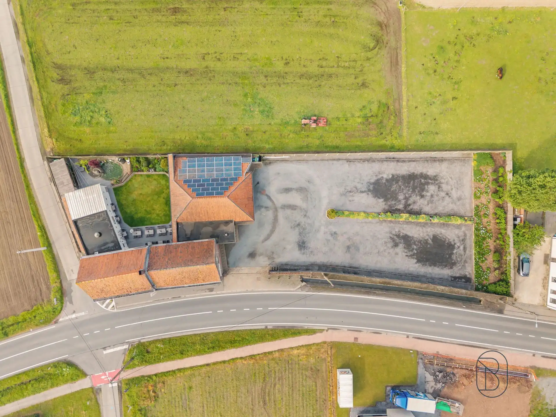 Topgelegen horecazaak met parking, en woonst foto 3
