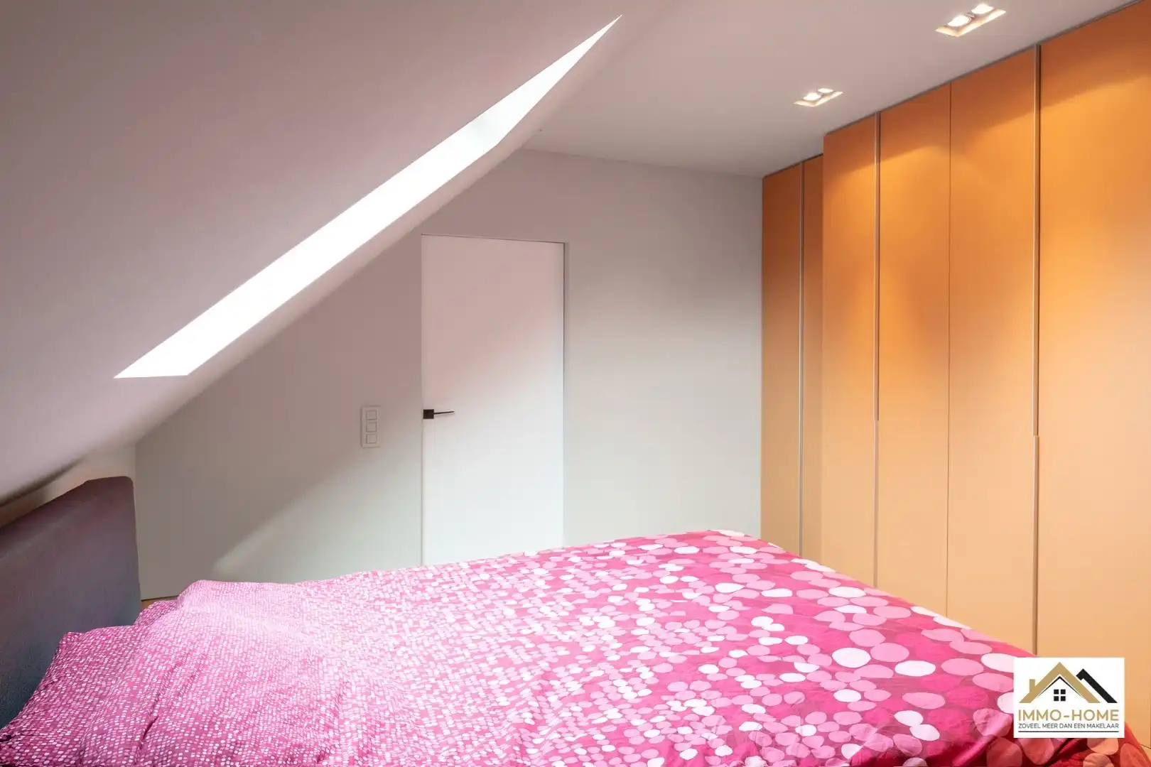 Gerenoveerde ruime gezinswoning met tuin en dubbele garage! foto 21