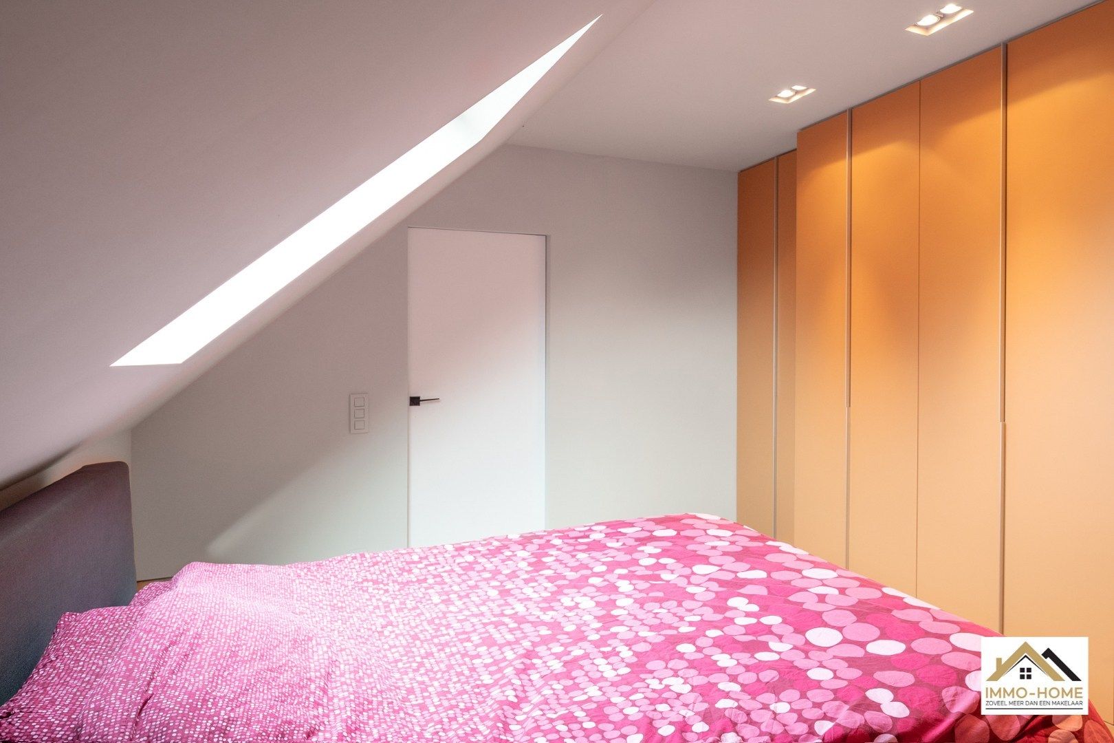 Gerenoveerde ruime gezinswoning met tuin en dubbele garage! foto 21