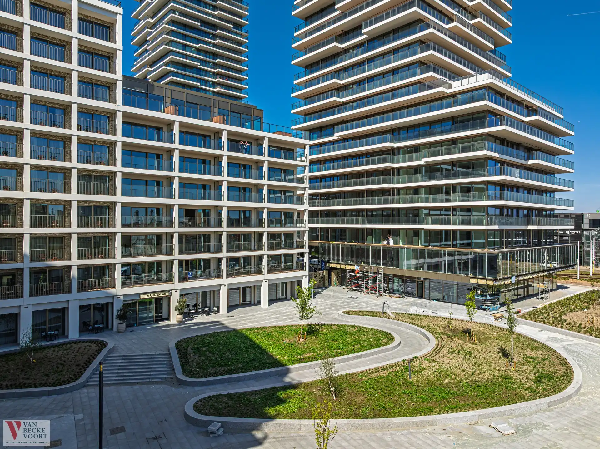 Sky Tower Two - handelsruimte 04 foto 3